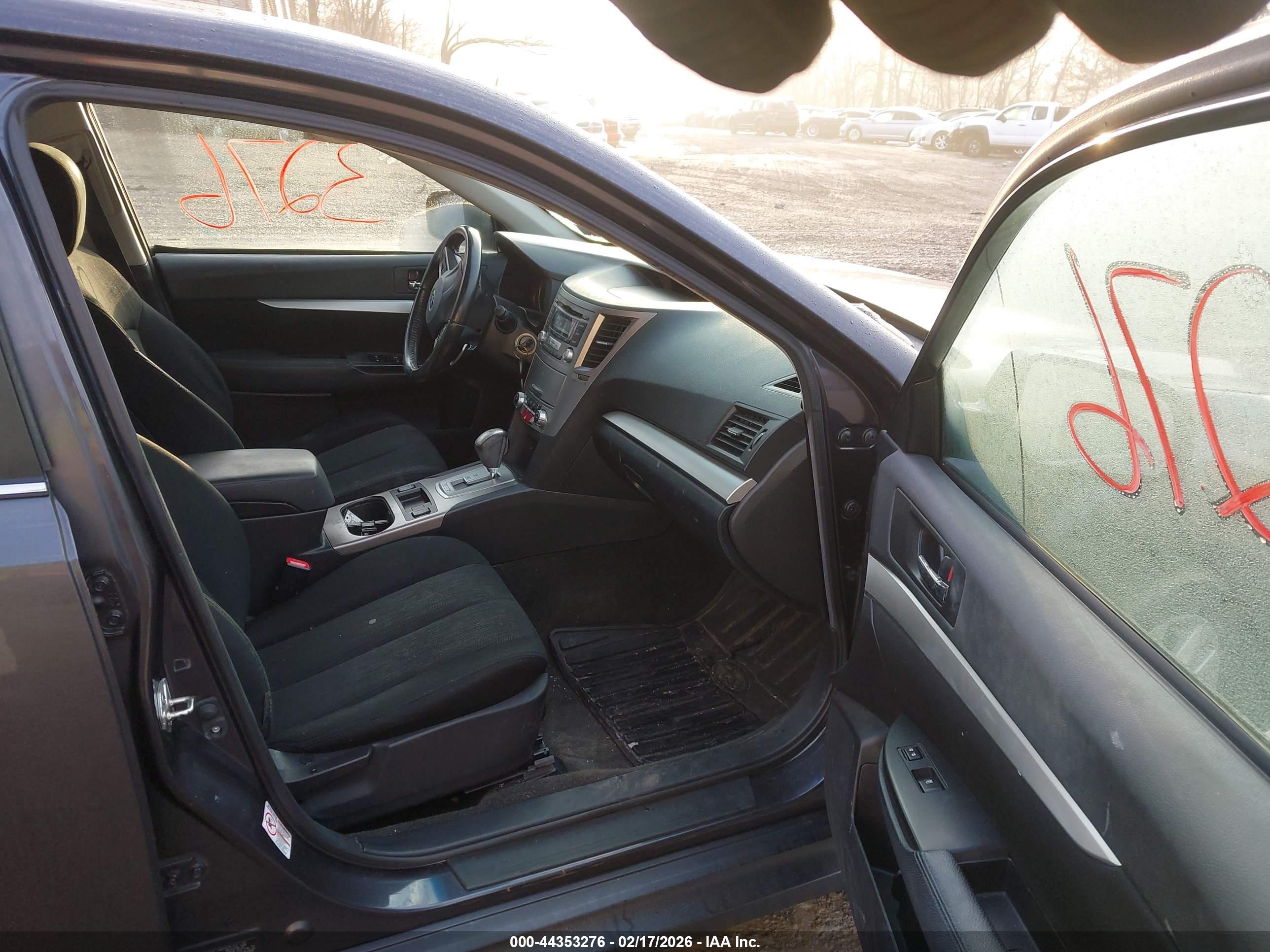SUBARU LEGACY image 5