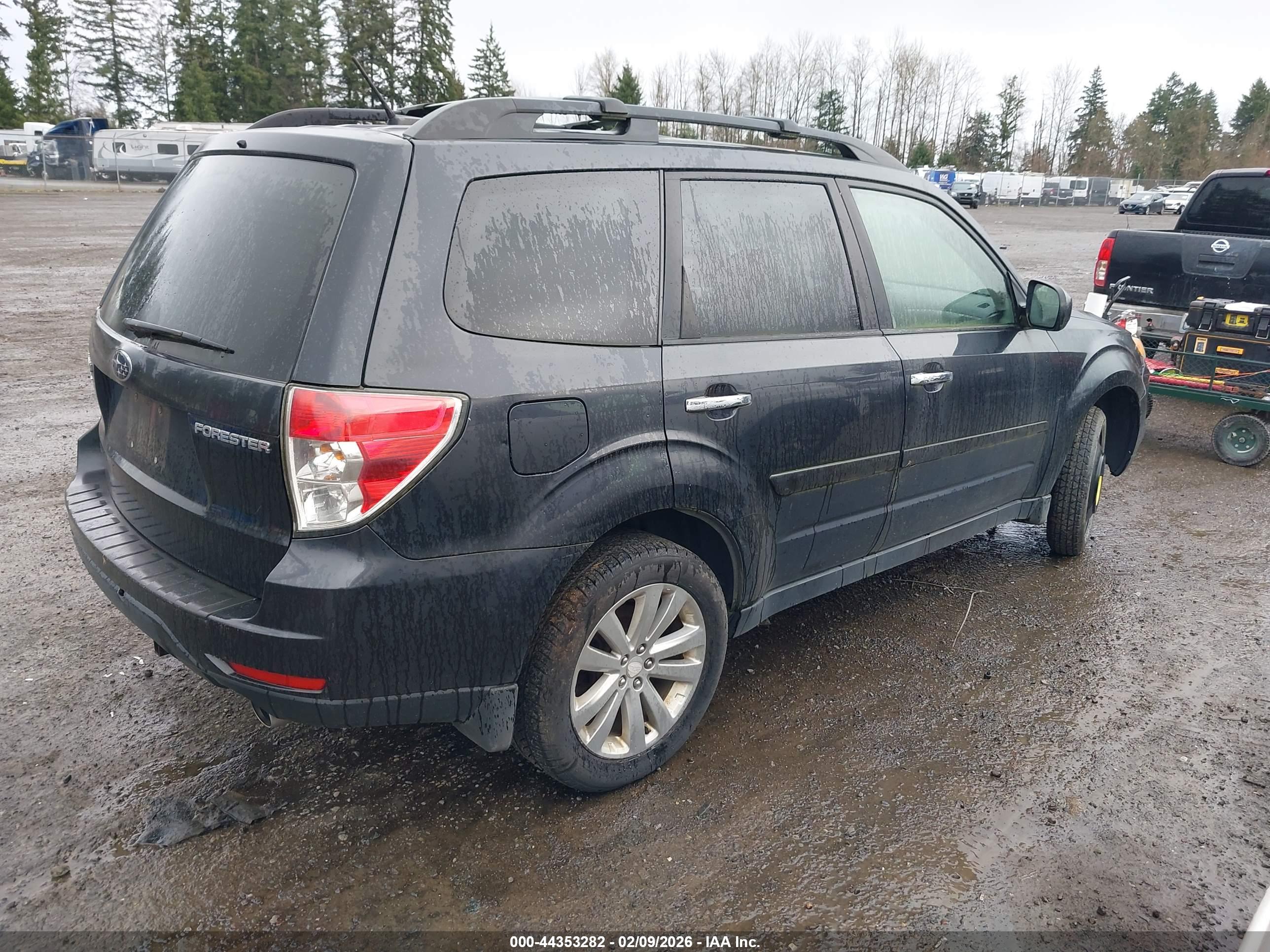 SUBARU FORESTER image 4