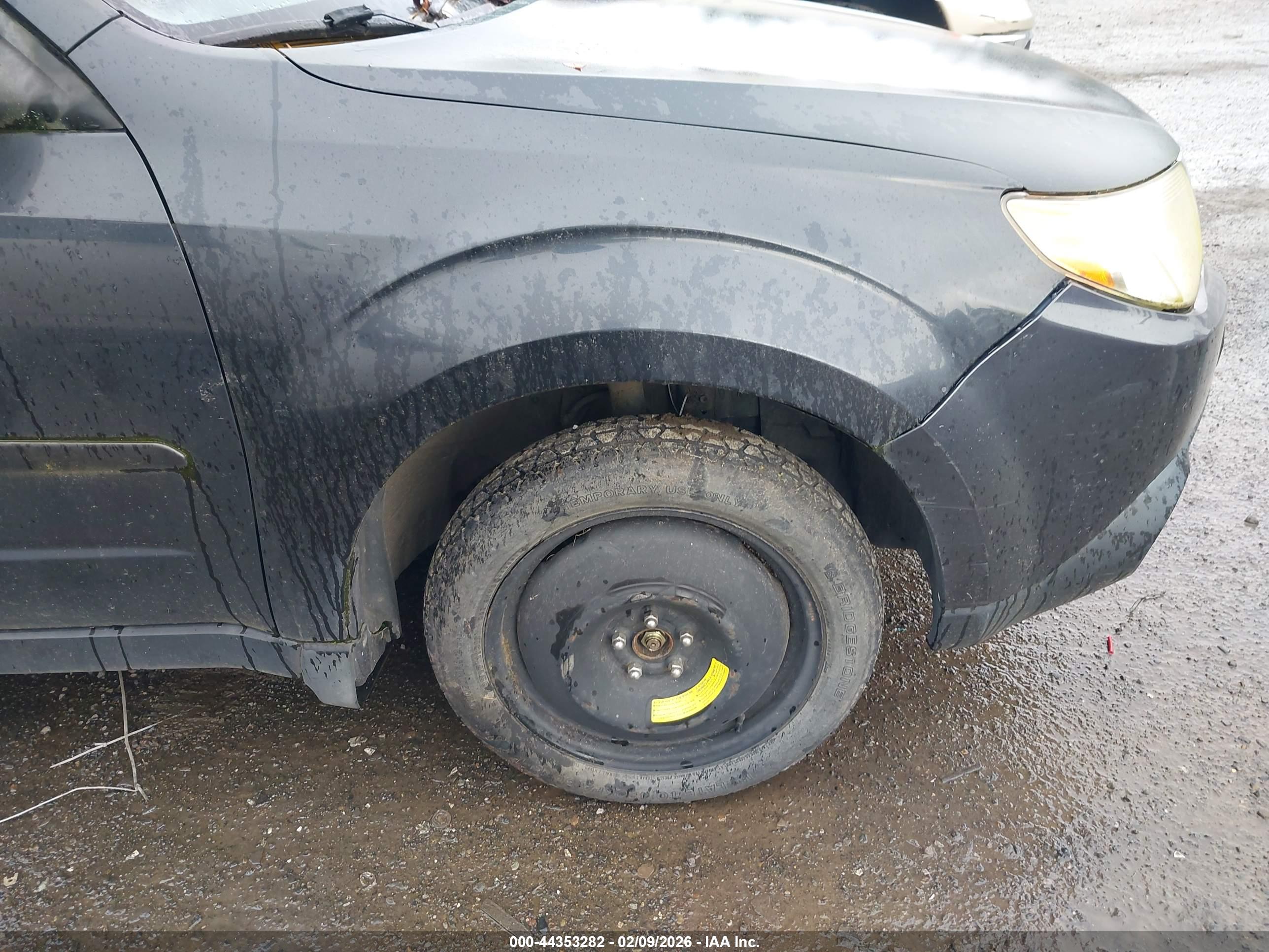 SUBARU FORESTER image 6