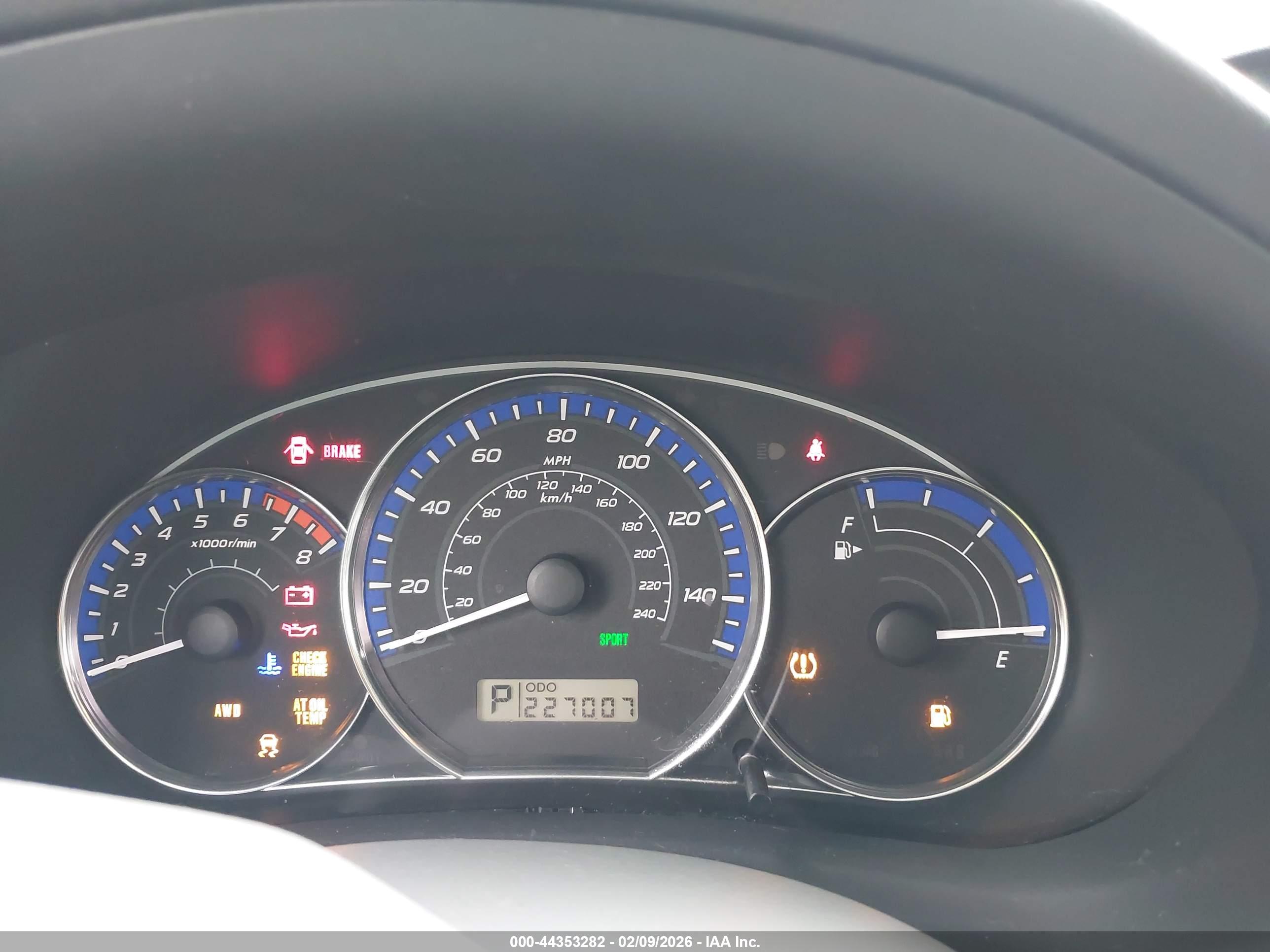 SUBARU FORESTER image 7