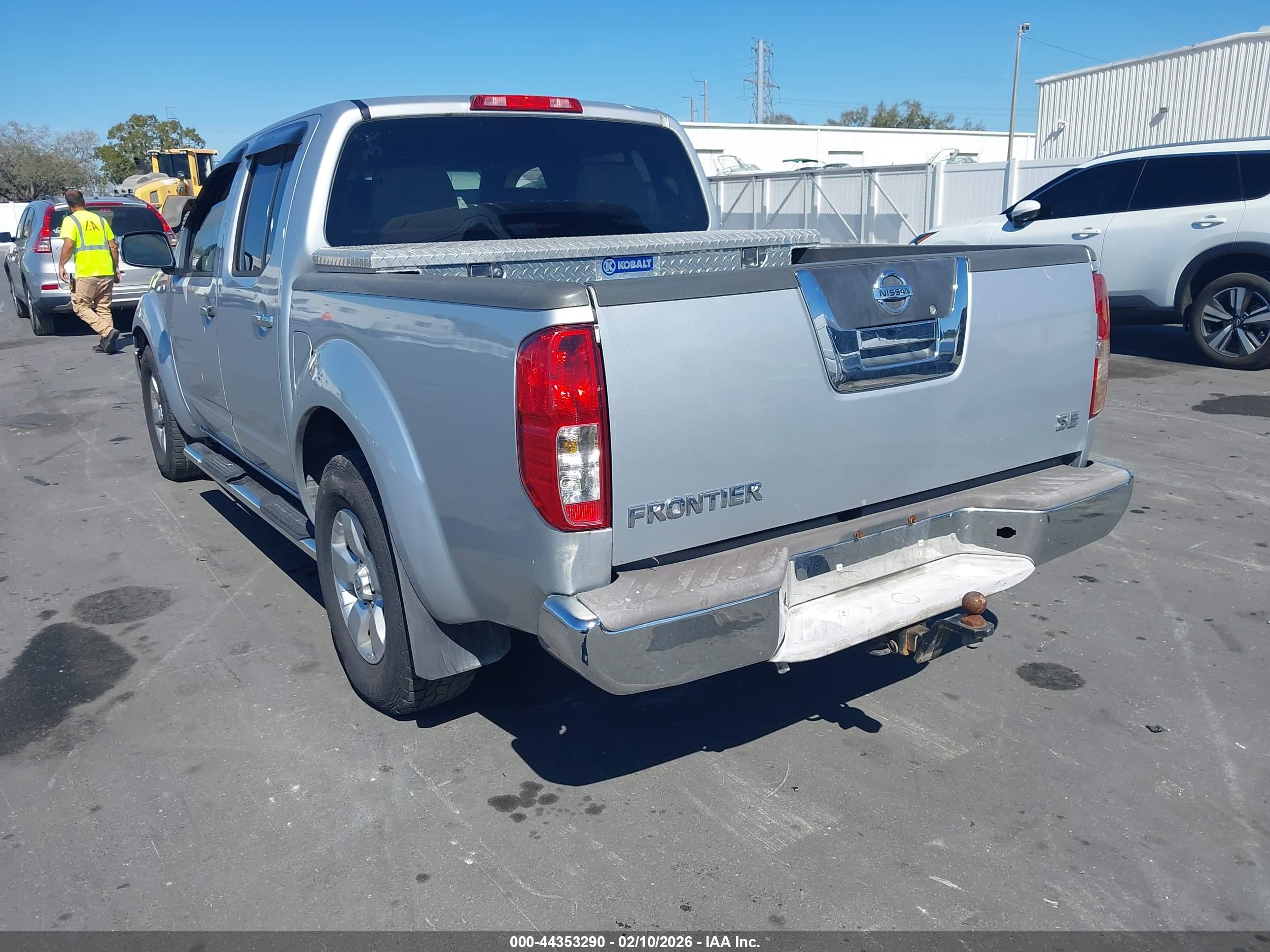 NISSAN FRONTIER image 3