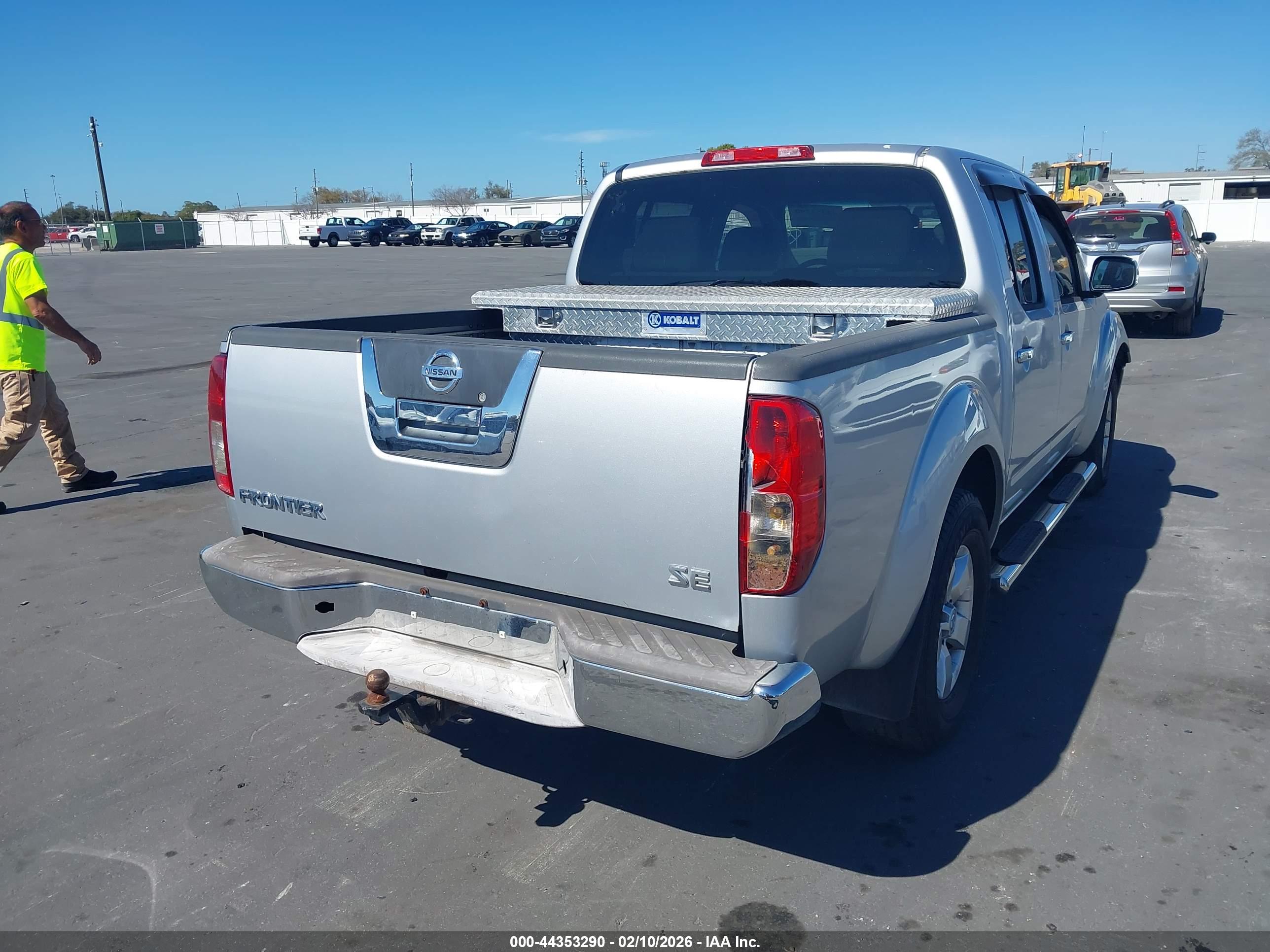 NISSAN FRONTIER image 4