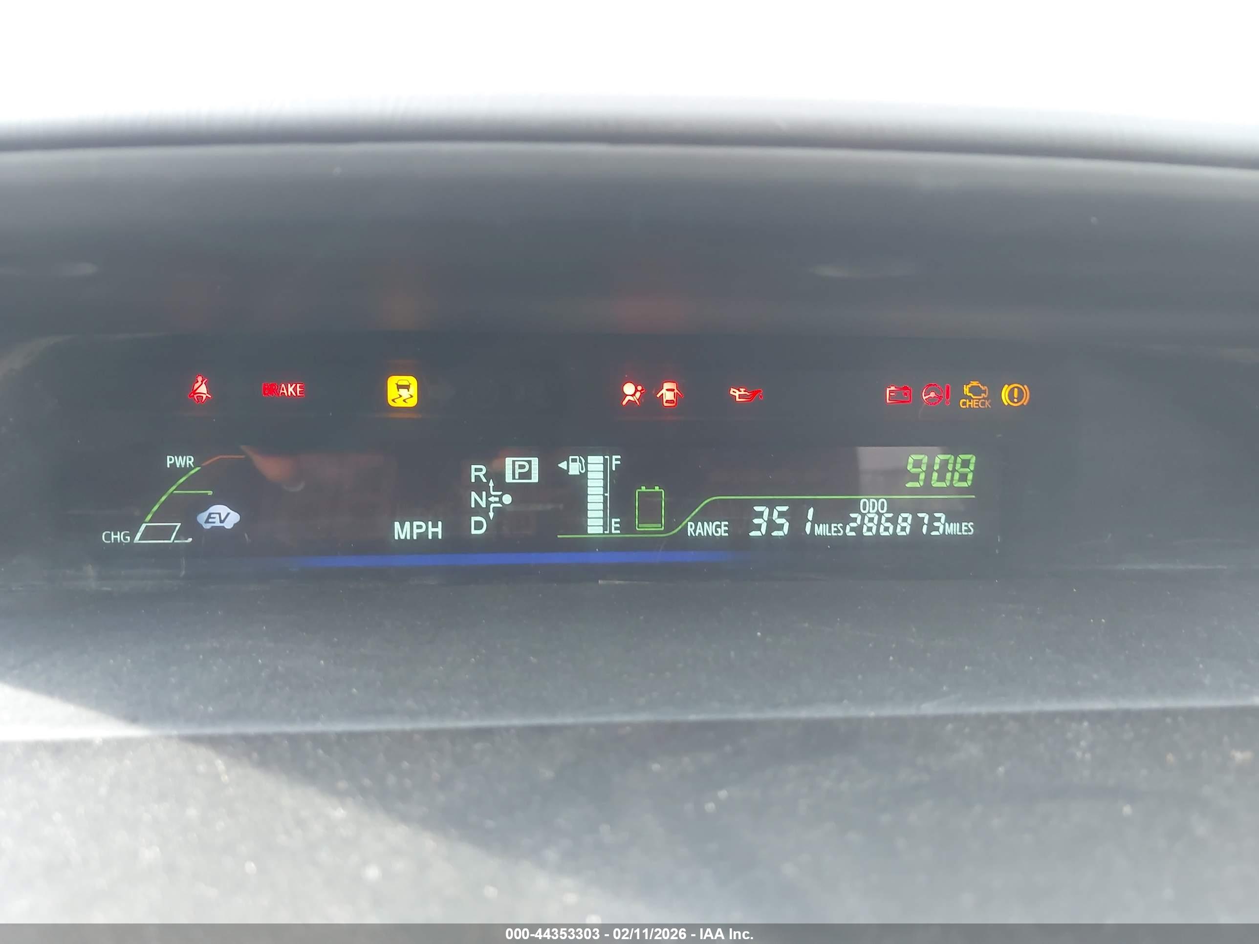 TOYOTA PRIUS image 7