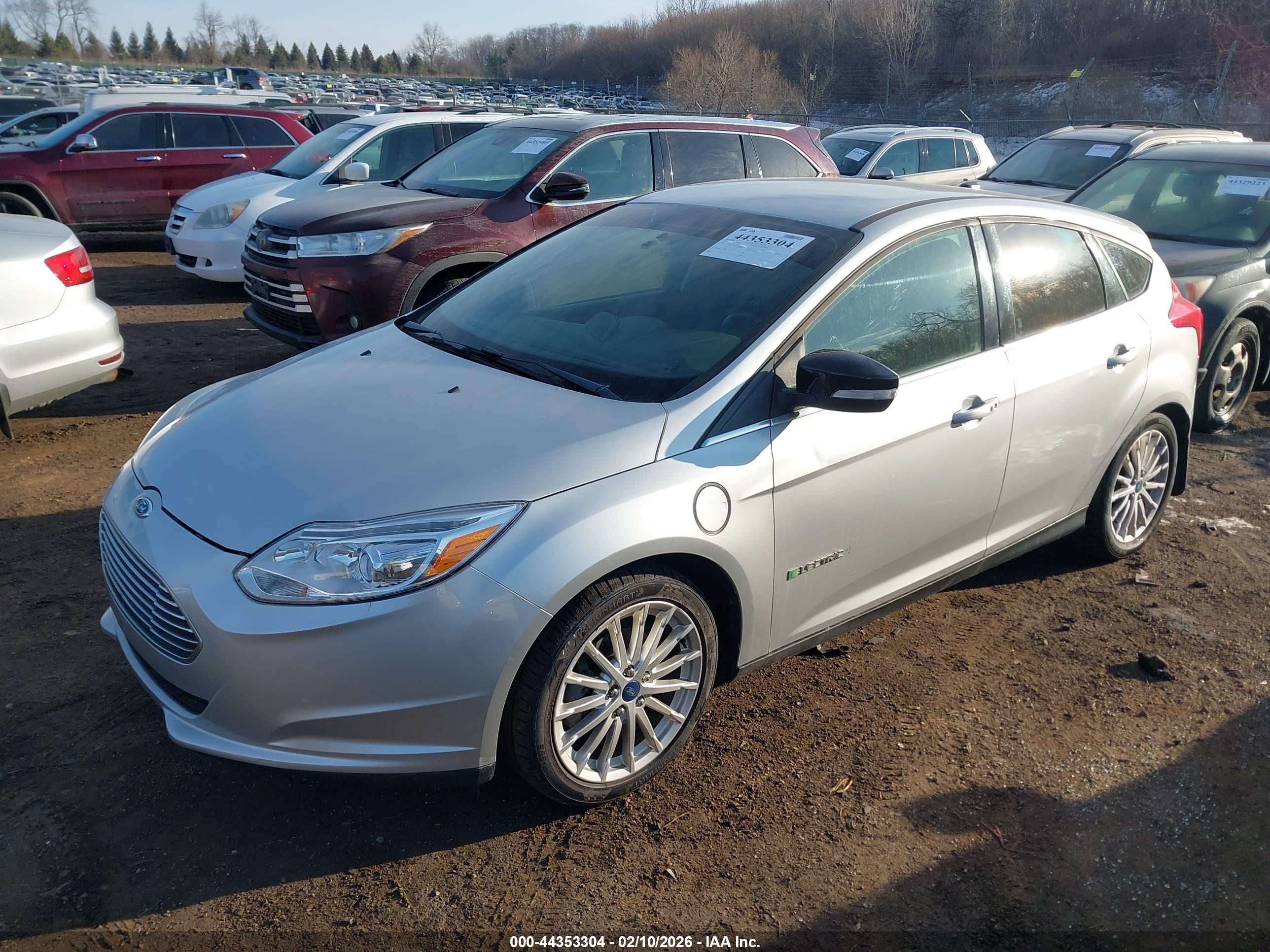 FORD FOCUS image 2