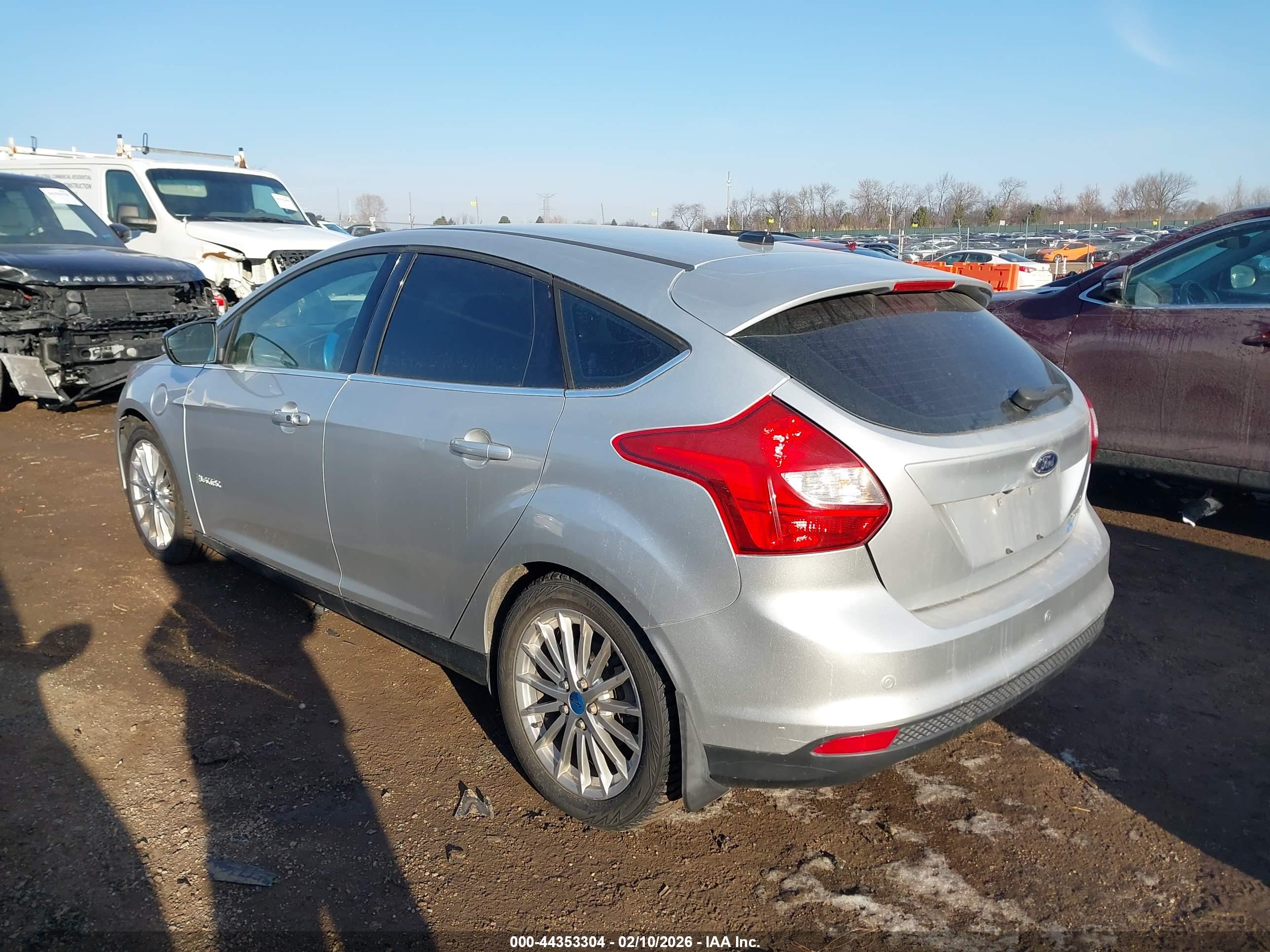FORD FOCUS image 3