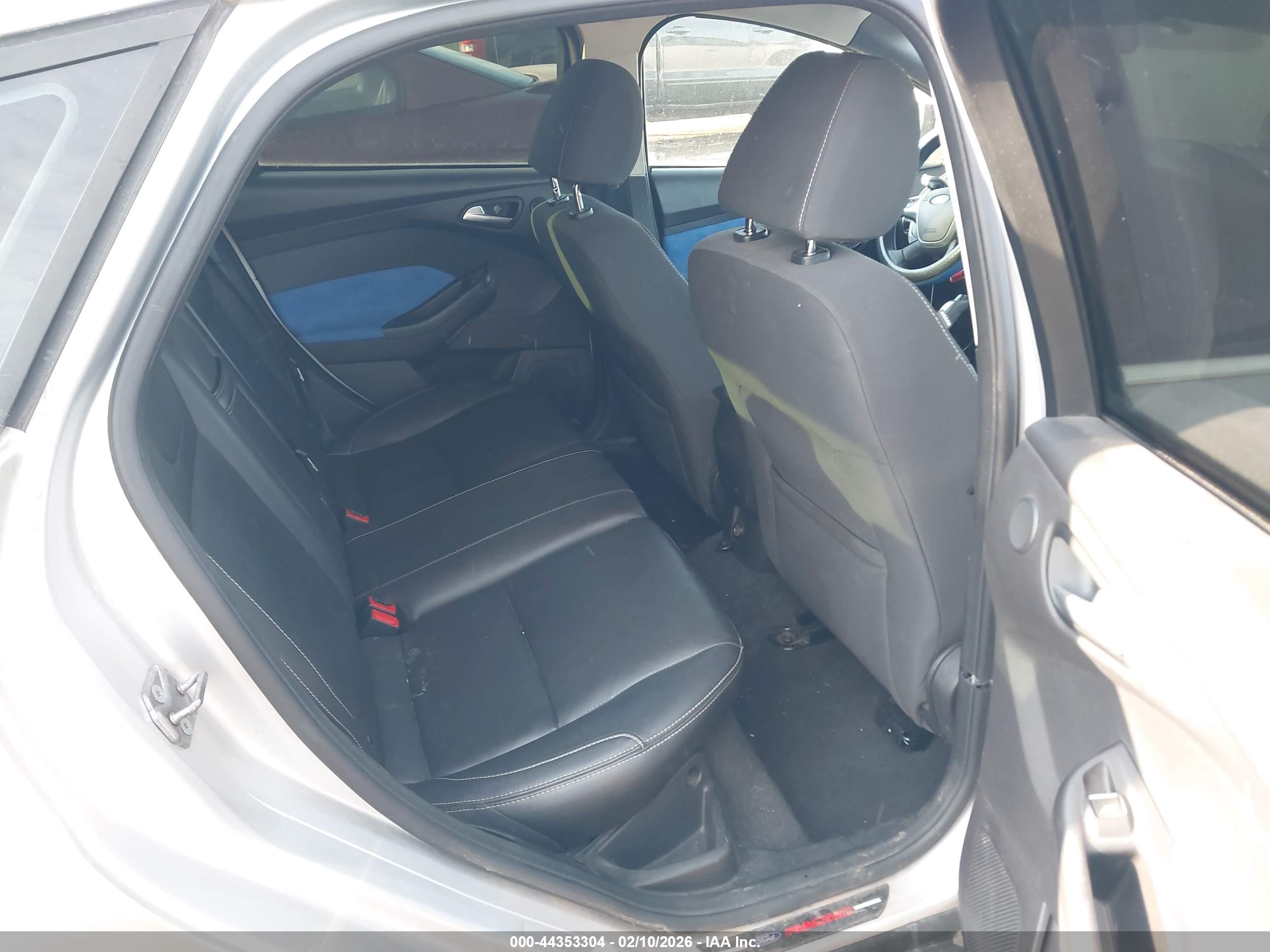 FORD FOCUS image 8