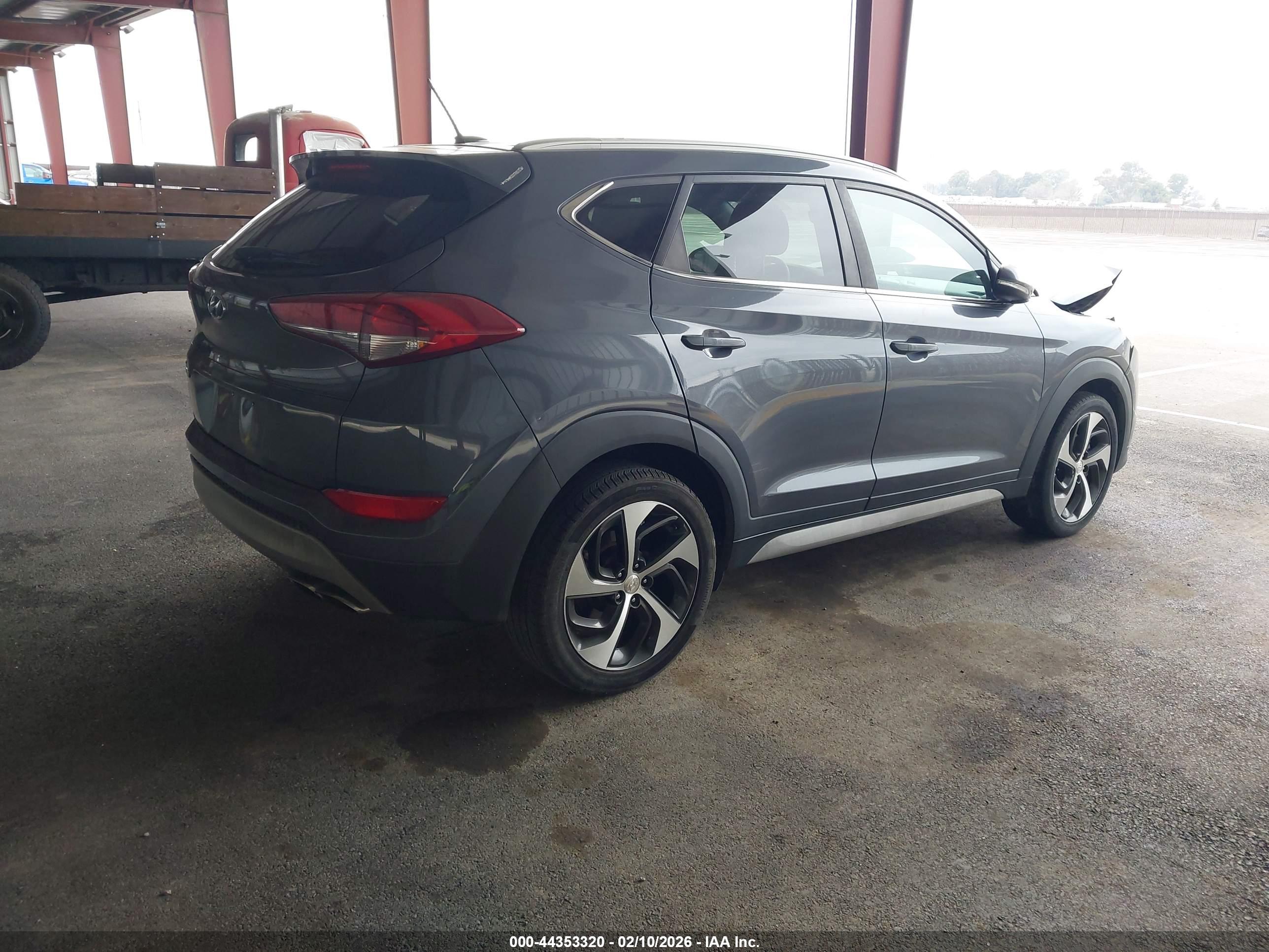 HYUNDAI TUCSON image 4