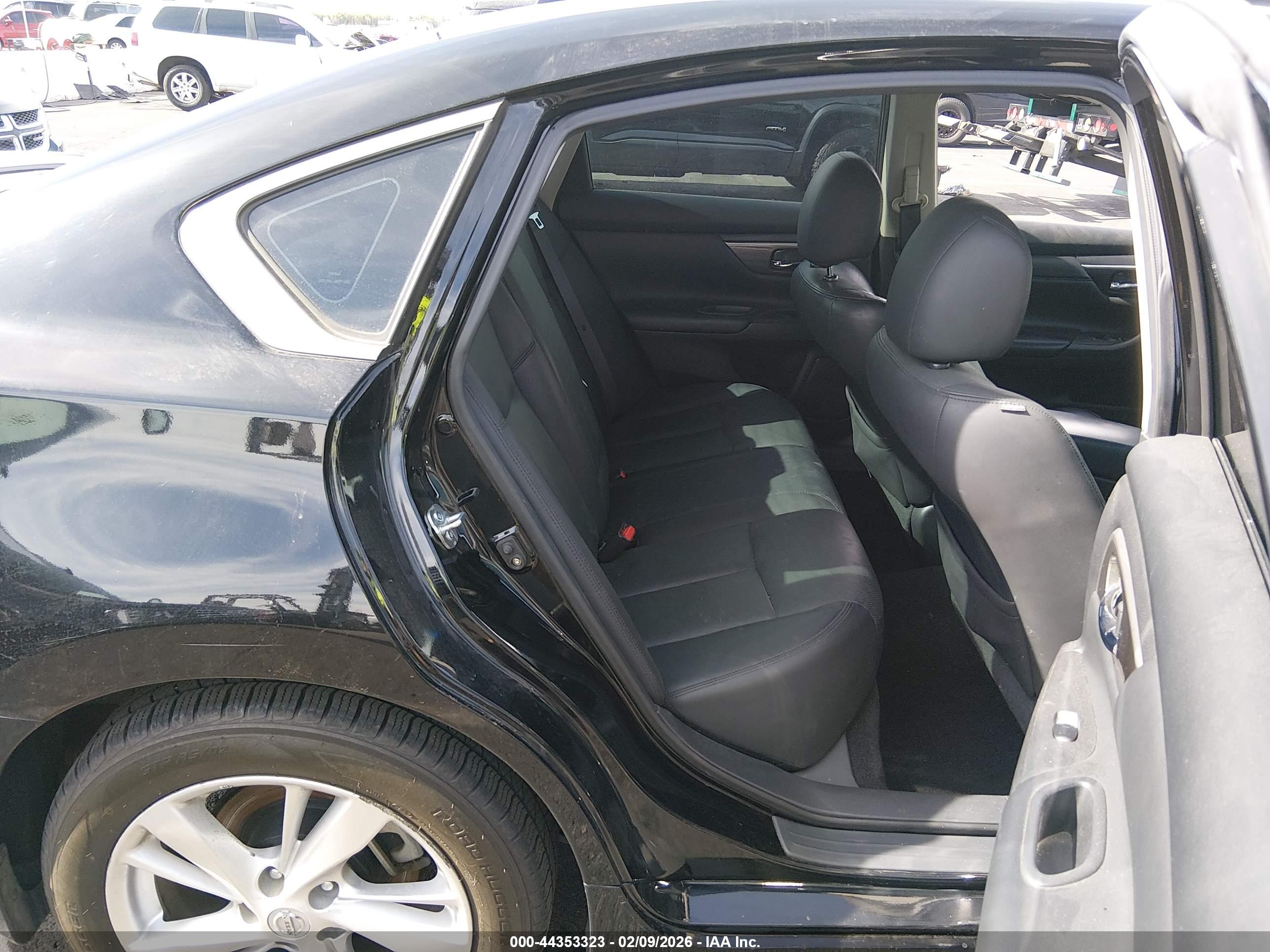 NISSAN ALTIMA image 8