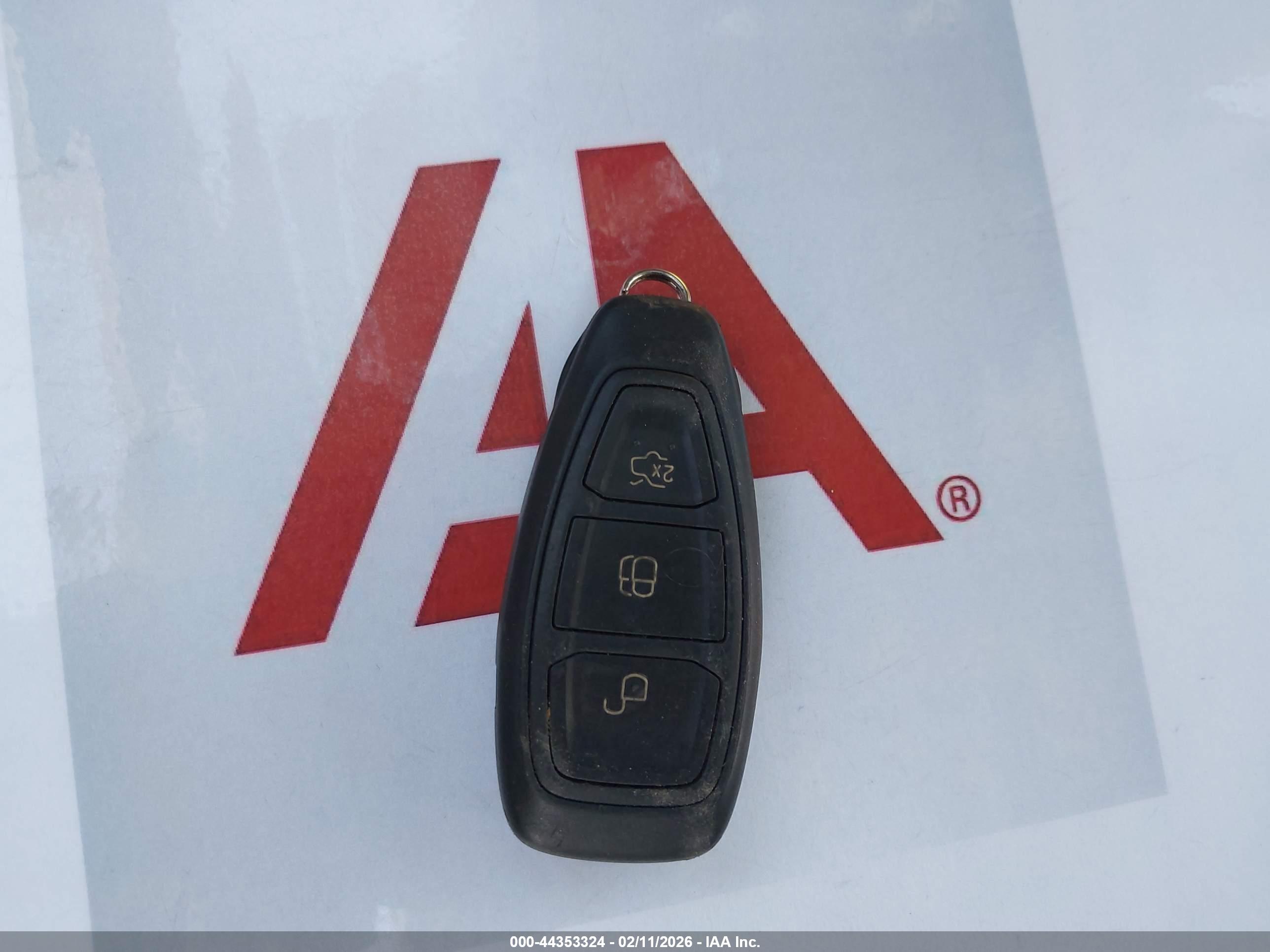 FORD C-MAX image 11