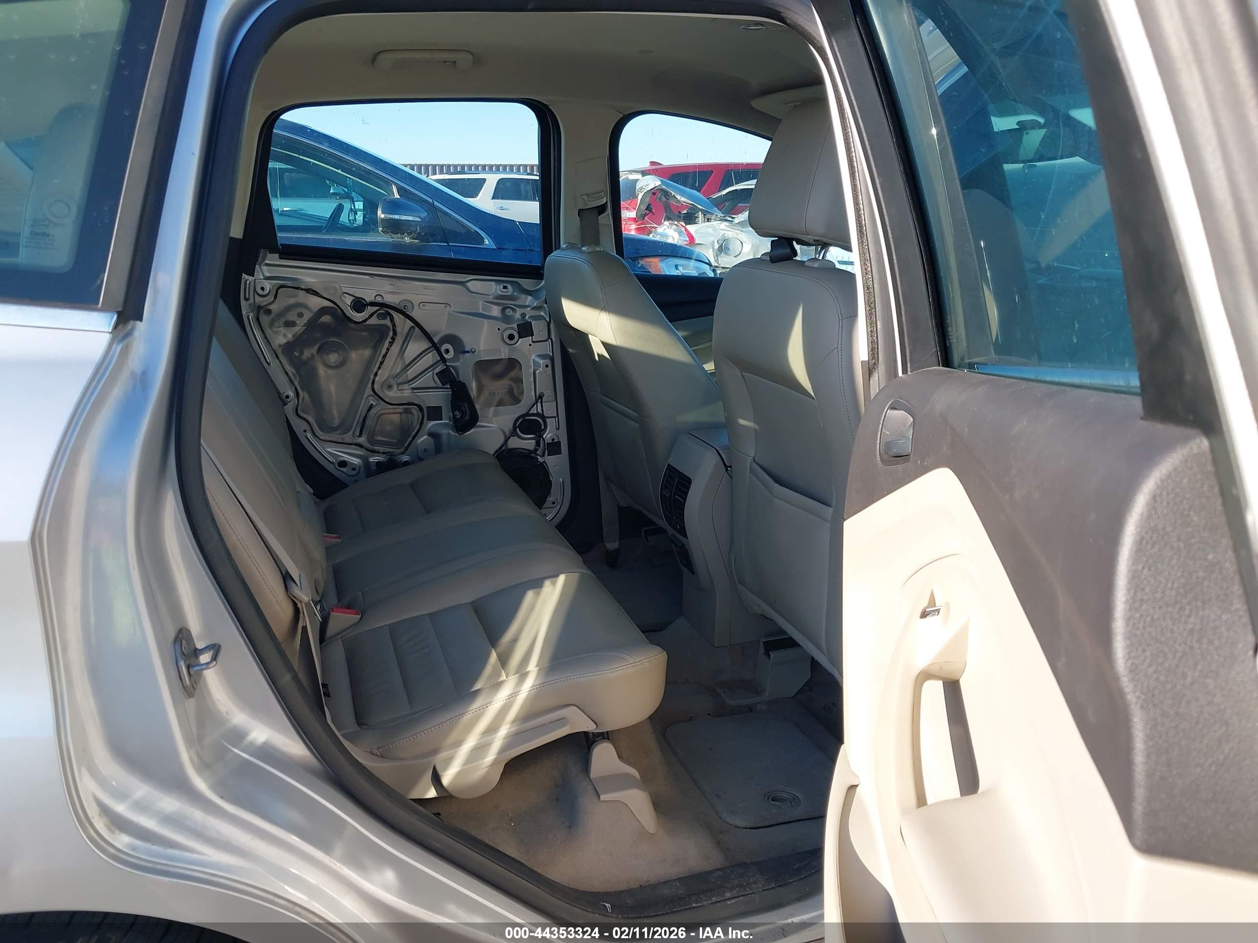 FORD C-MAX image 8