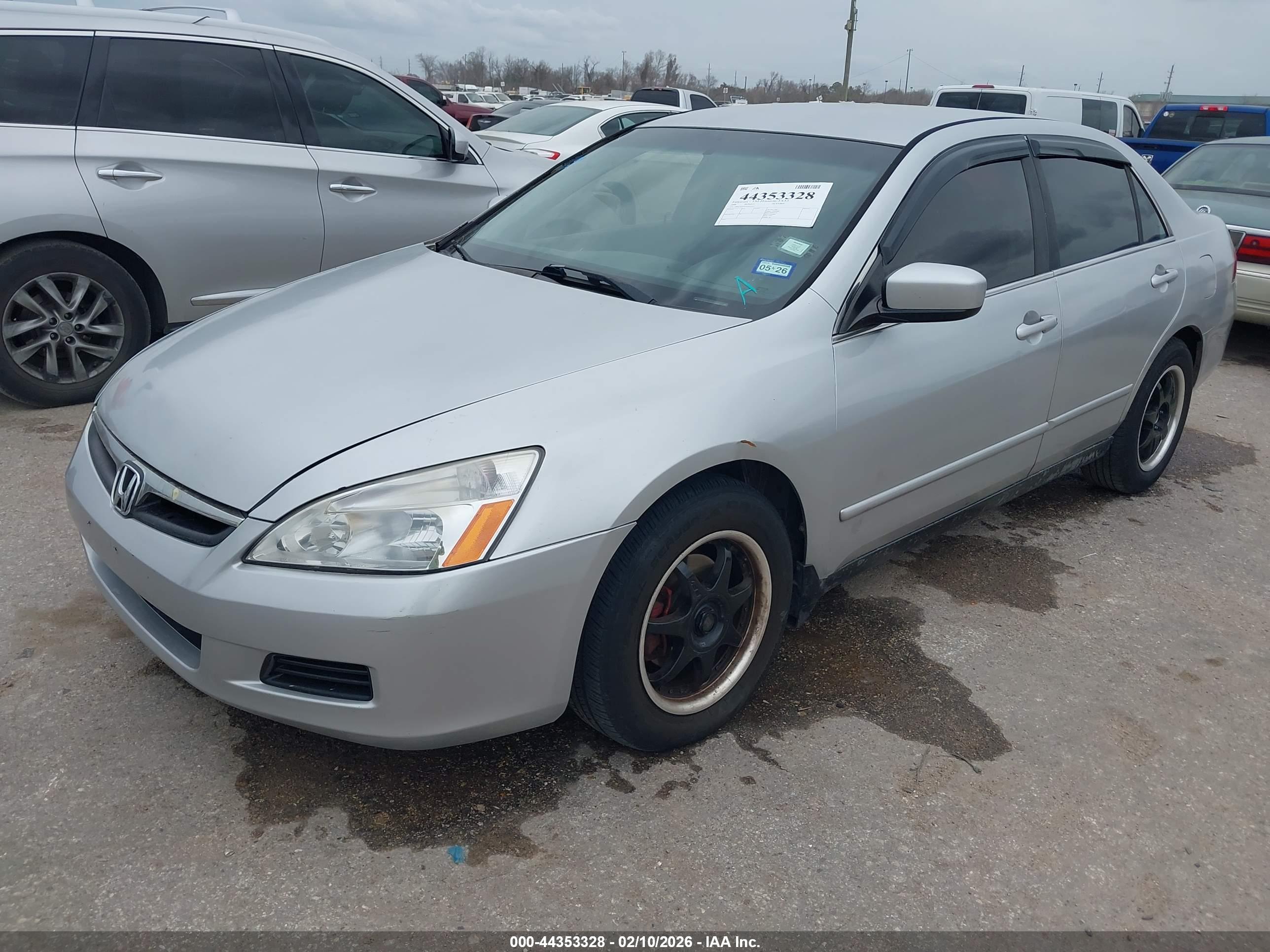 HONDA ACCORD image 2
