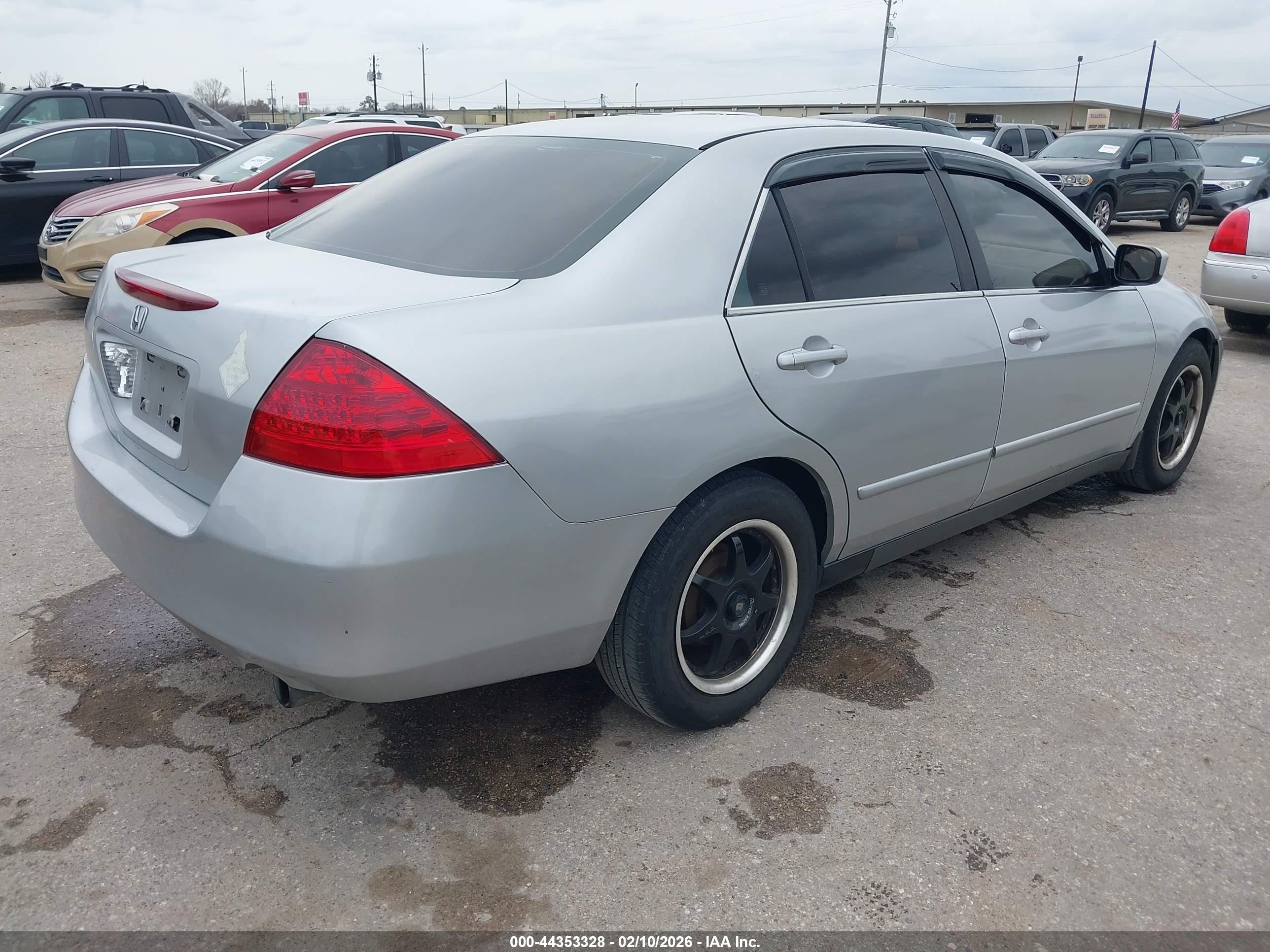 HONDA ACCORD image 4