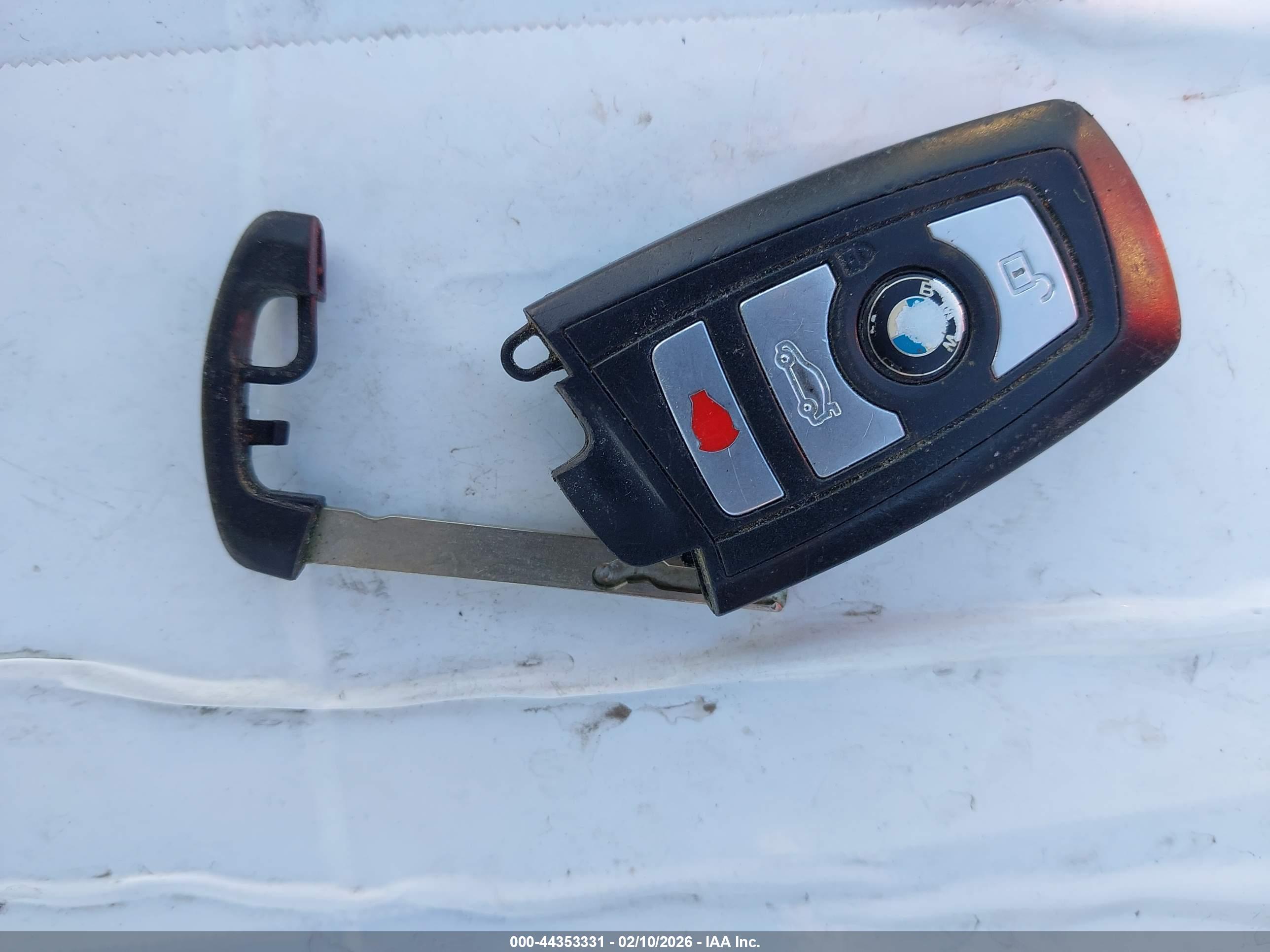 BMW 320I image 11