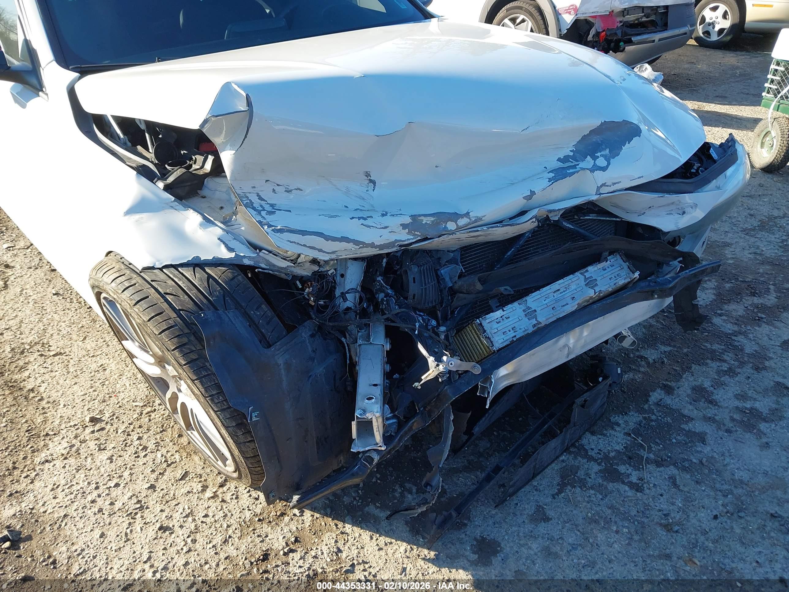 BMW 320I image 6