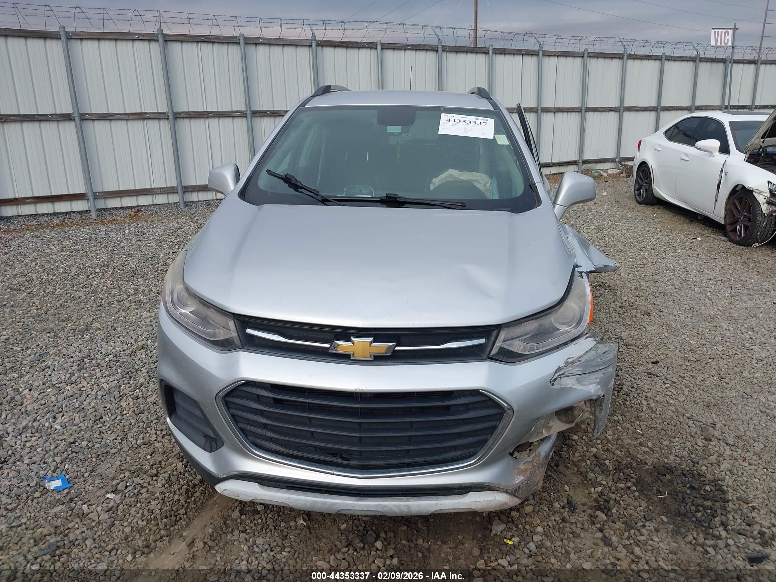 CHEVROLET TRAX image 6