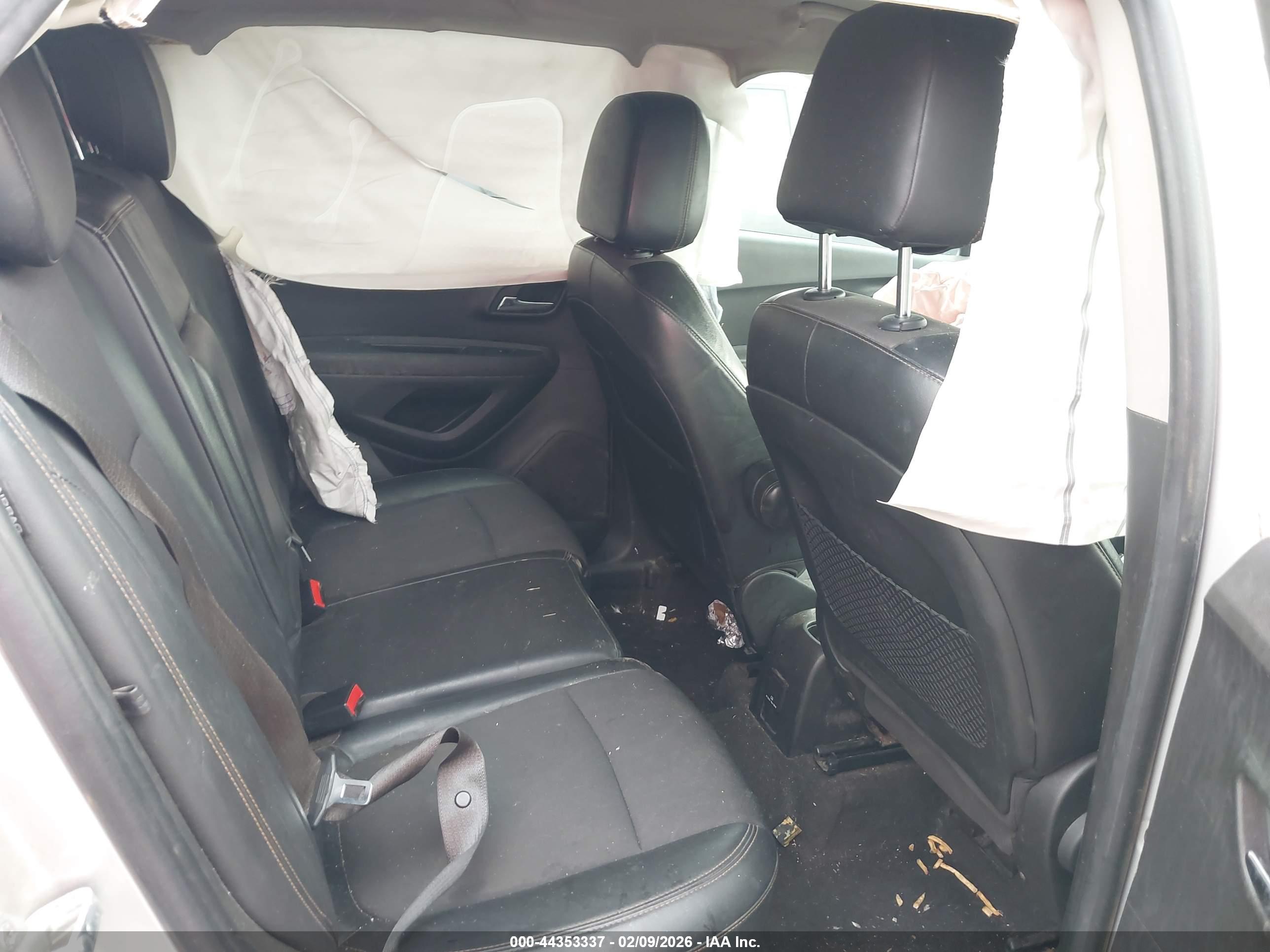 CHEVROLET TRAX image 8