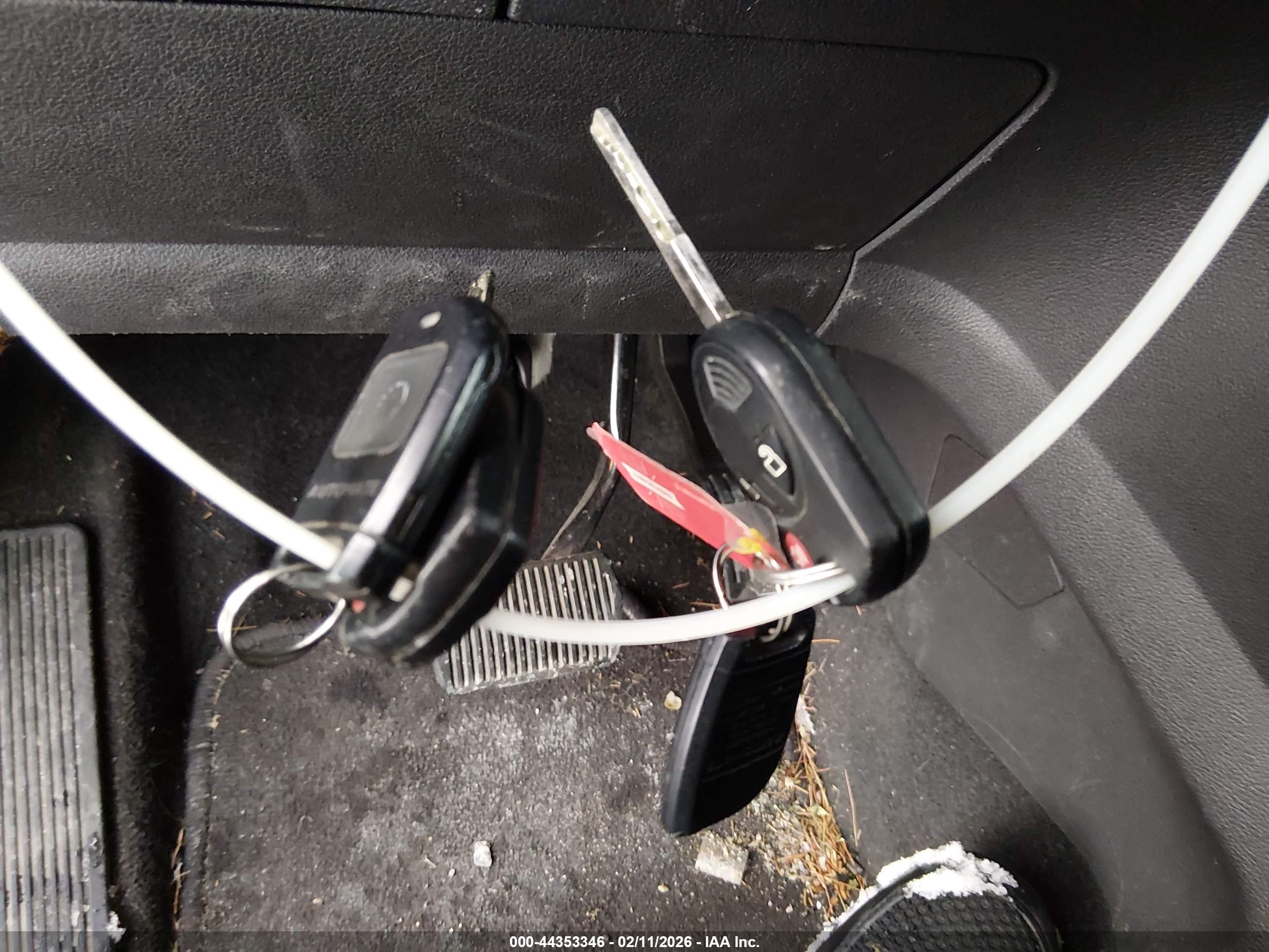FORD ESCAPE image 11