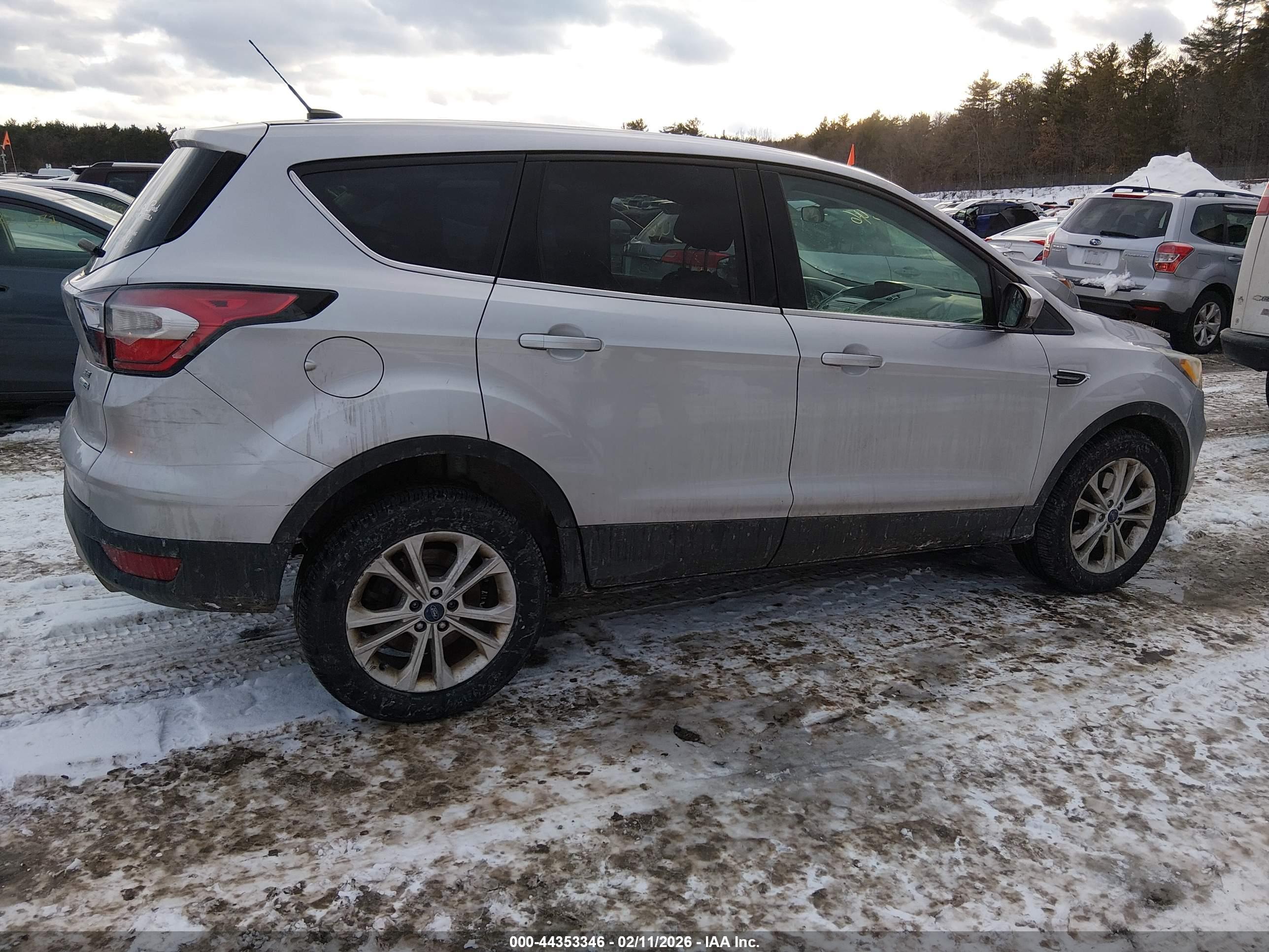 FORD ESCAPE image 4