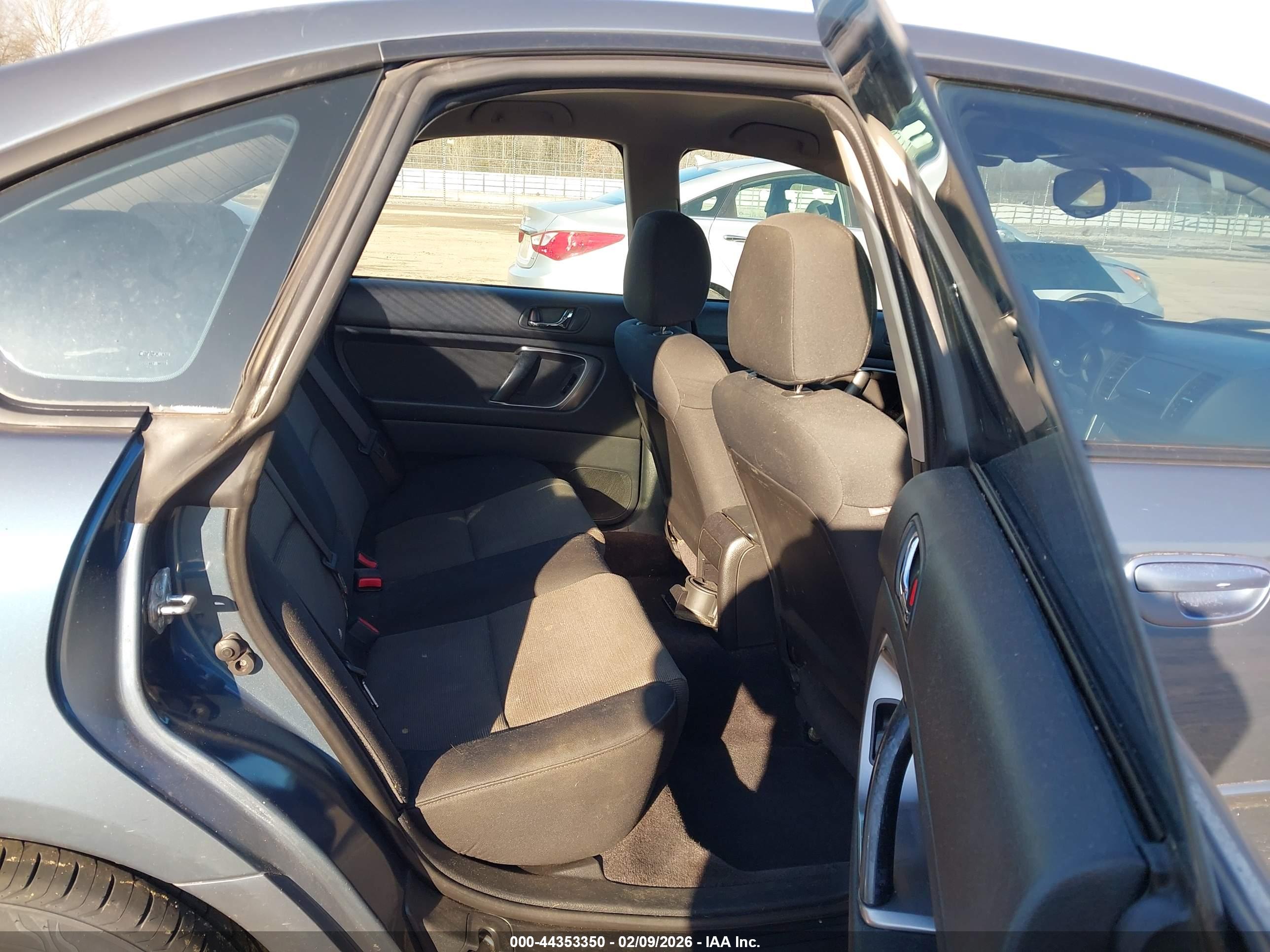 SUBARU LEGACY image 8