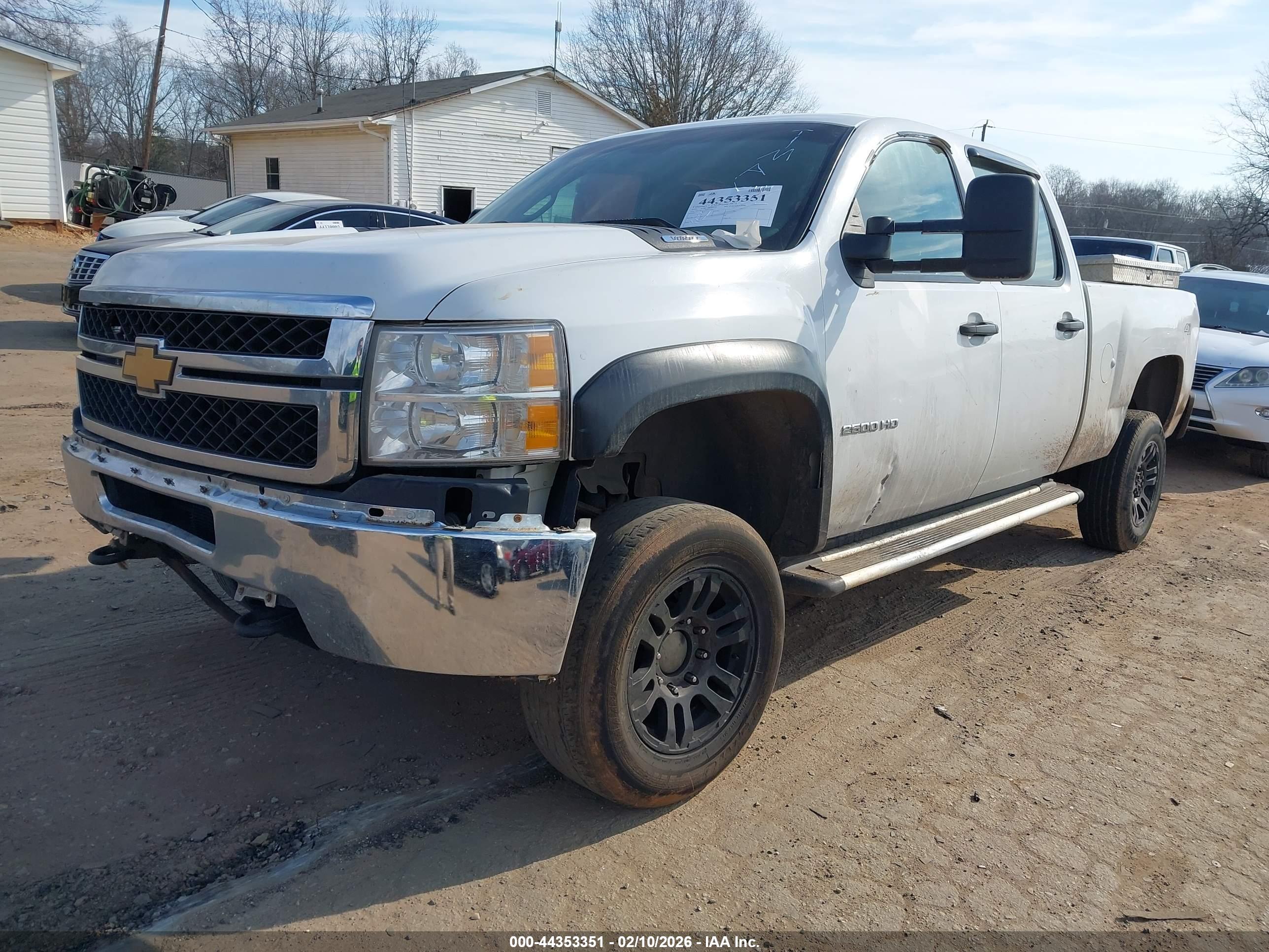 CHEVROLET SILVERADO image 2
