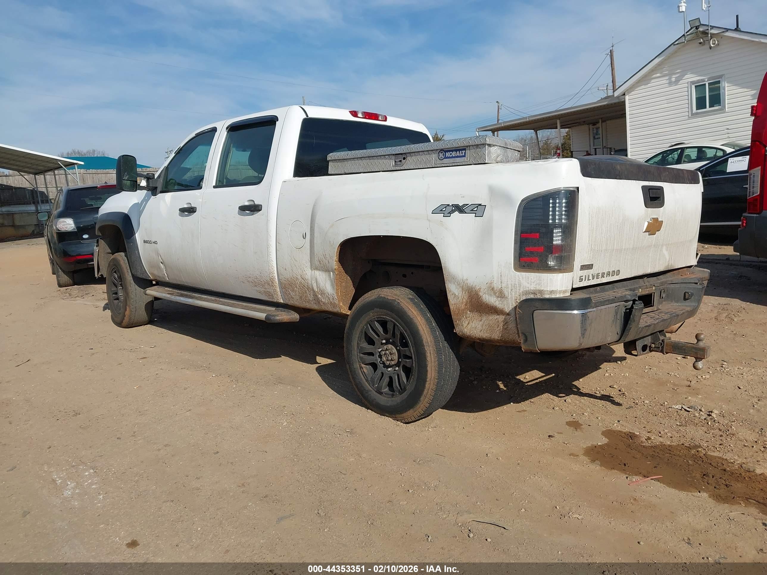 CHEVROLET SILVERADO image 3