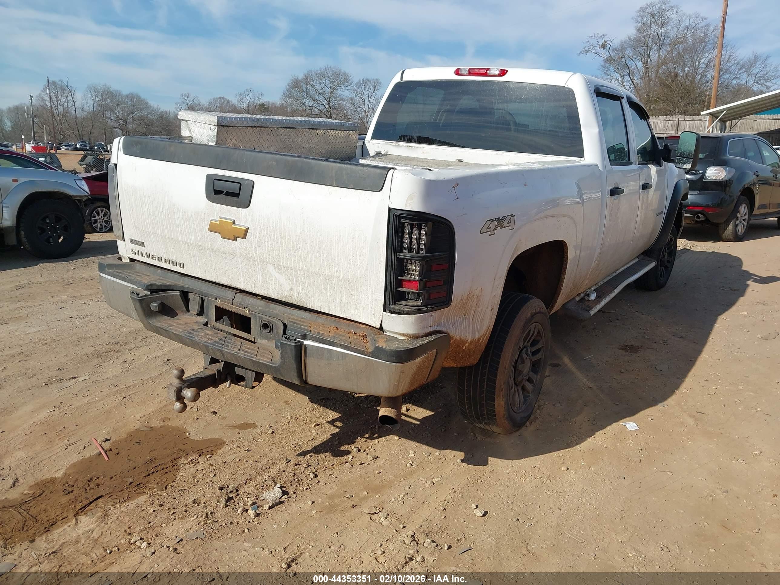 CHEVROLET SILVERADO image 4