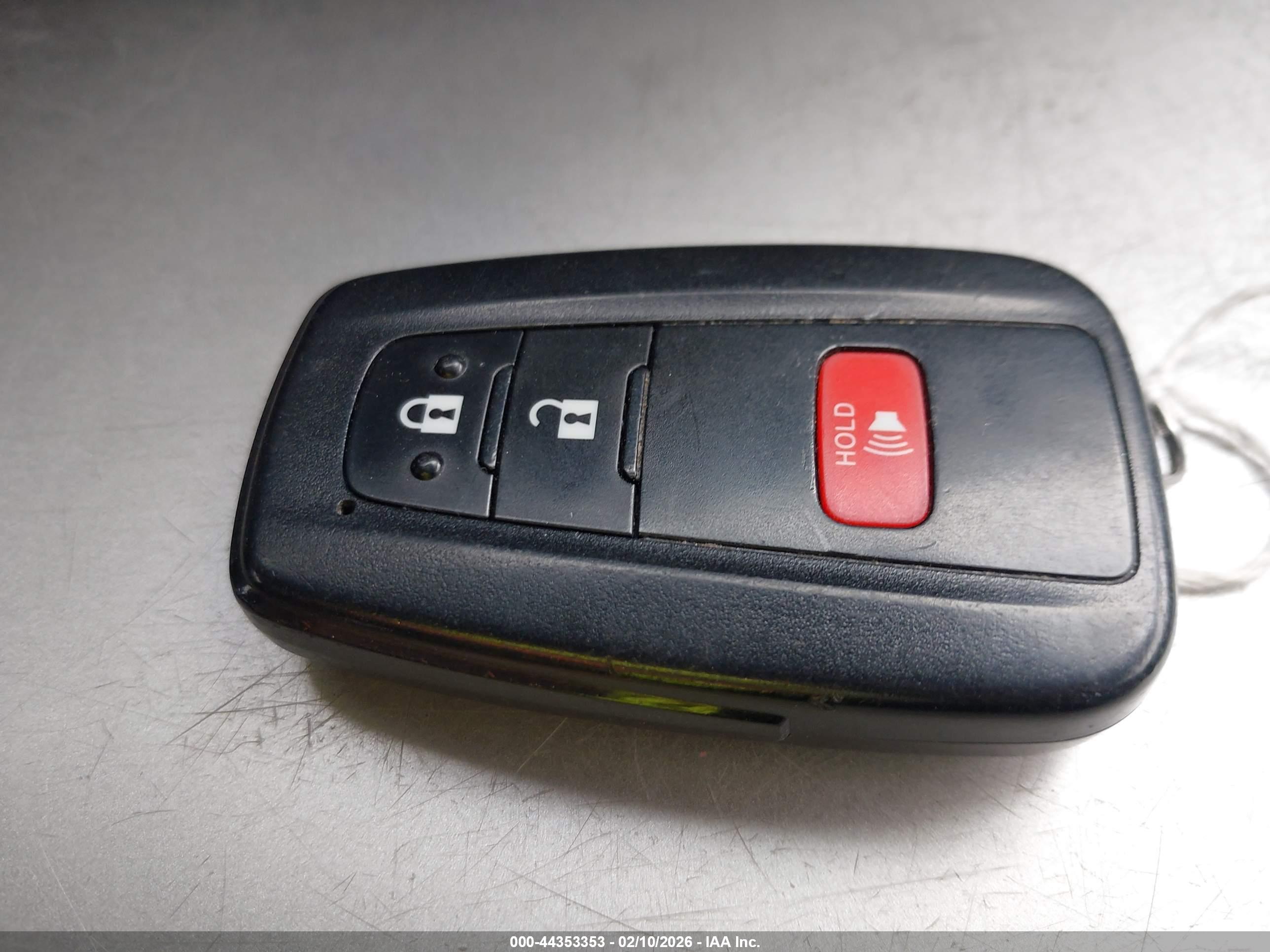 TOYOTA PRIUS image 11