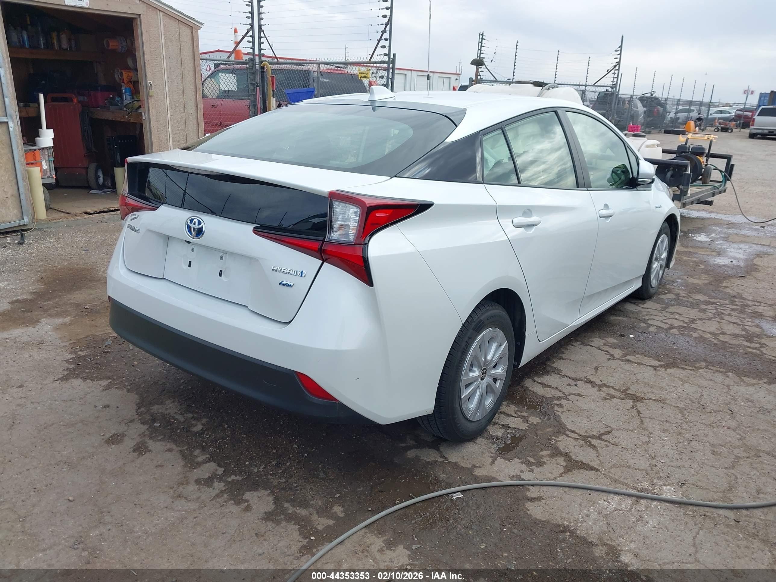 TOYOTA PRIUS image 4