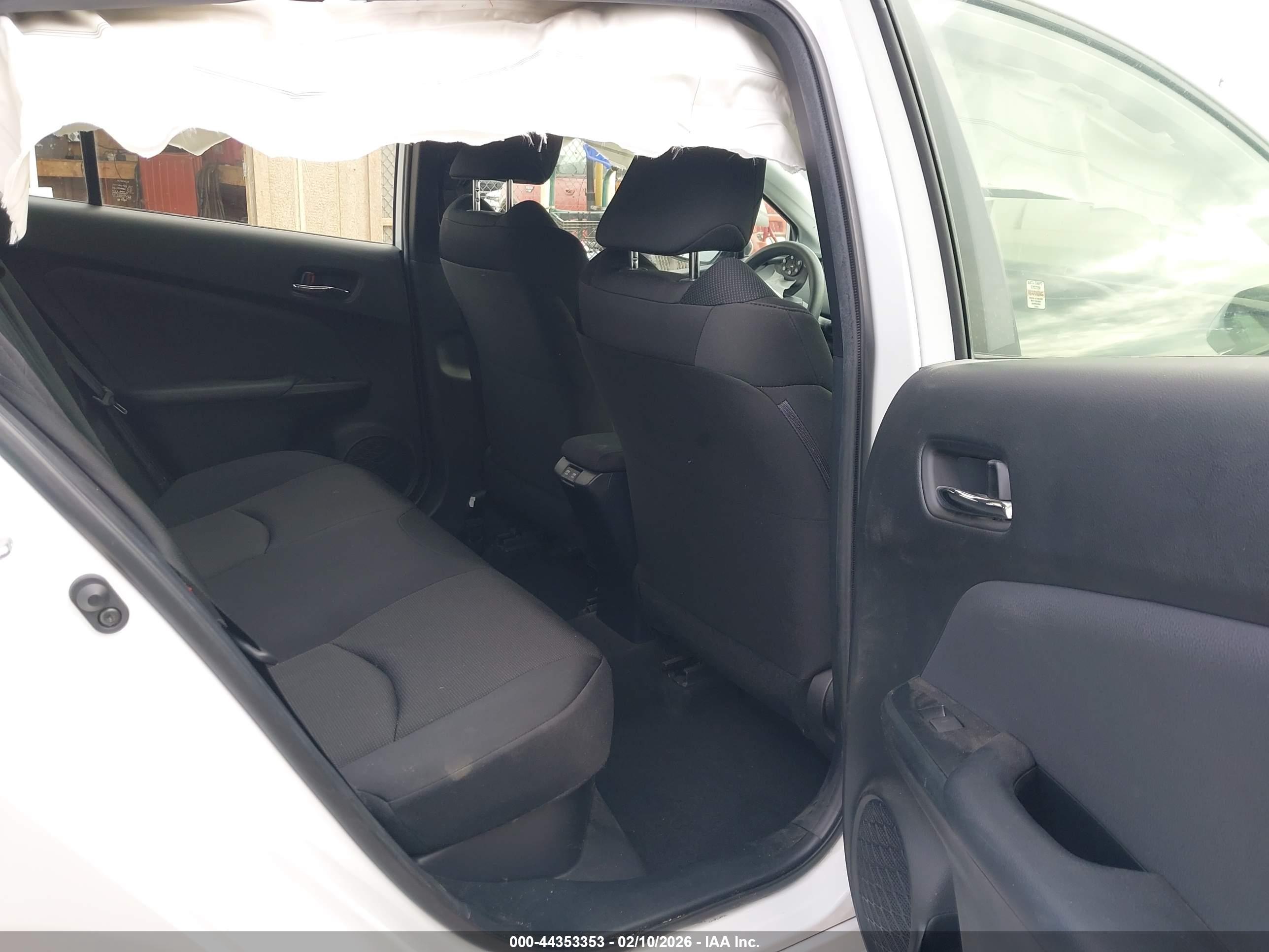 TOYOTA PRIUS image 8