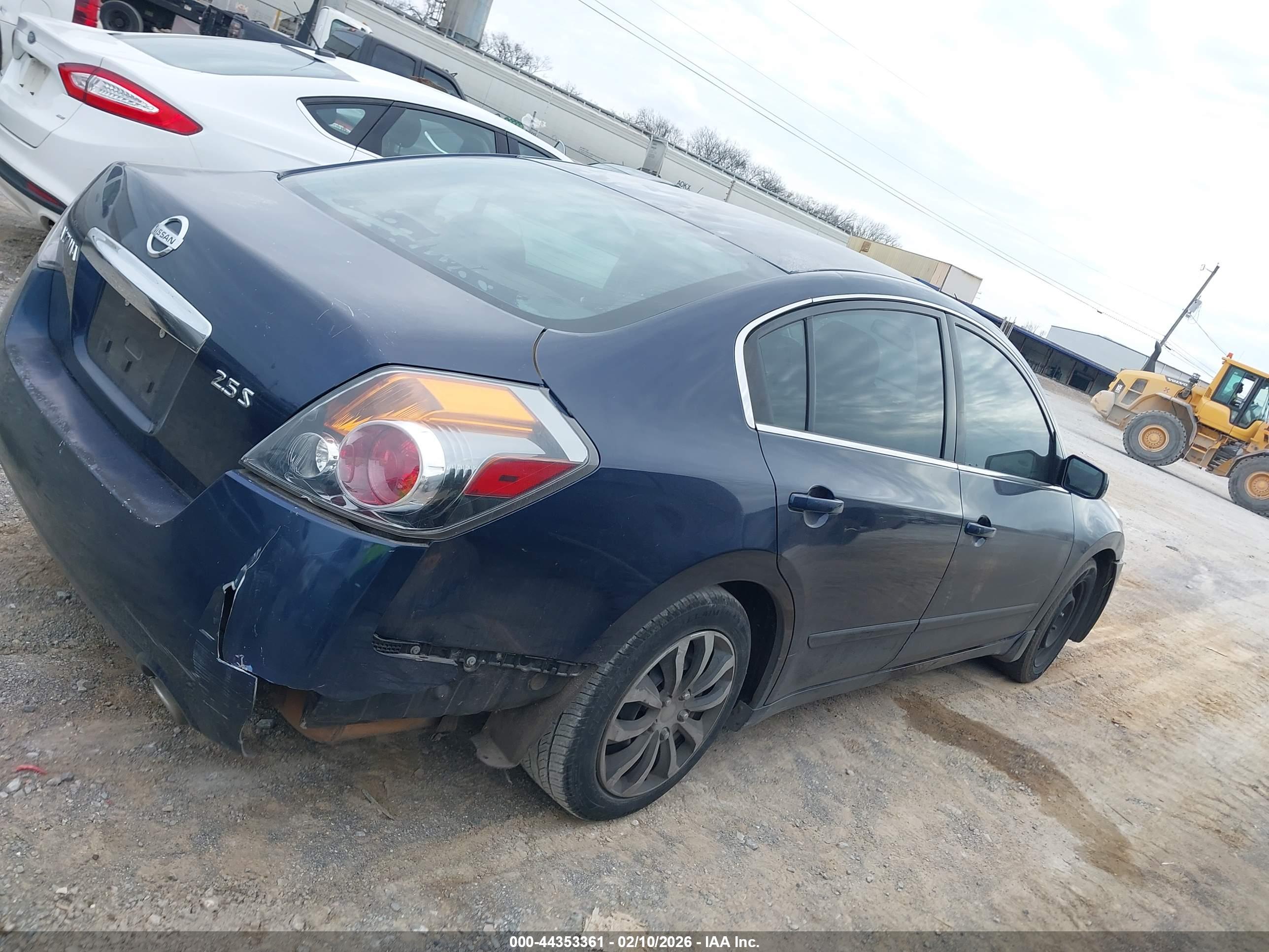 NISSAN ALTIMA image 4