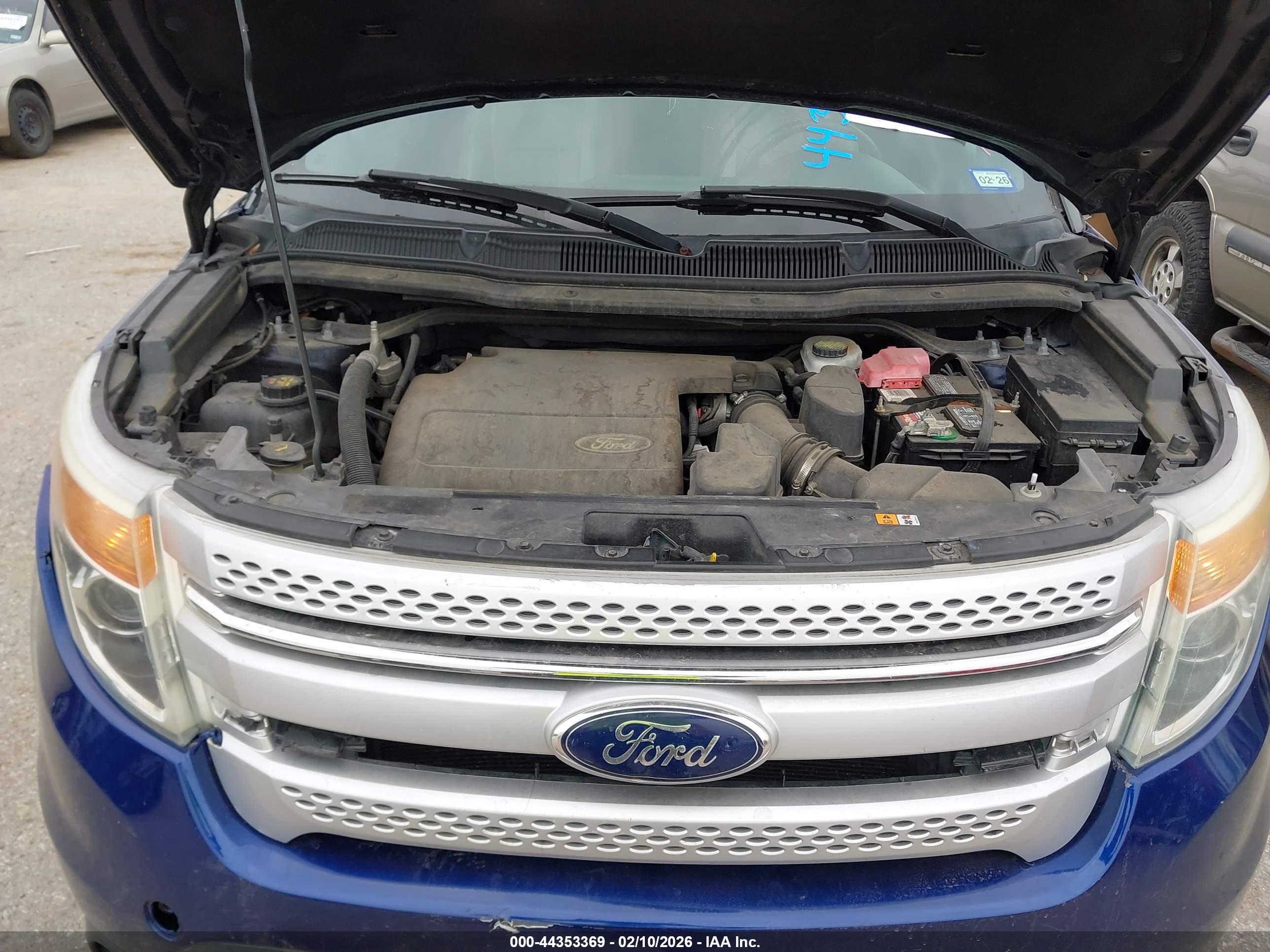 FORD EXPLORER image 10