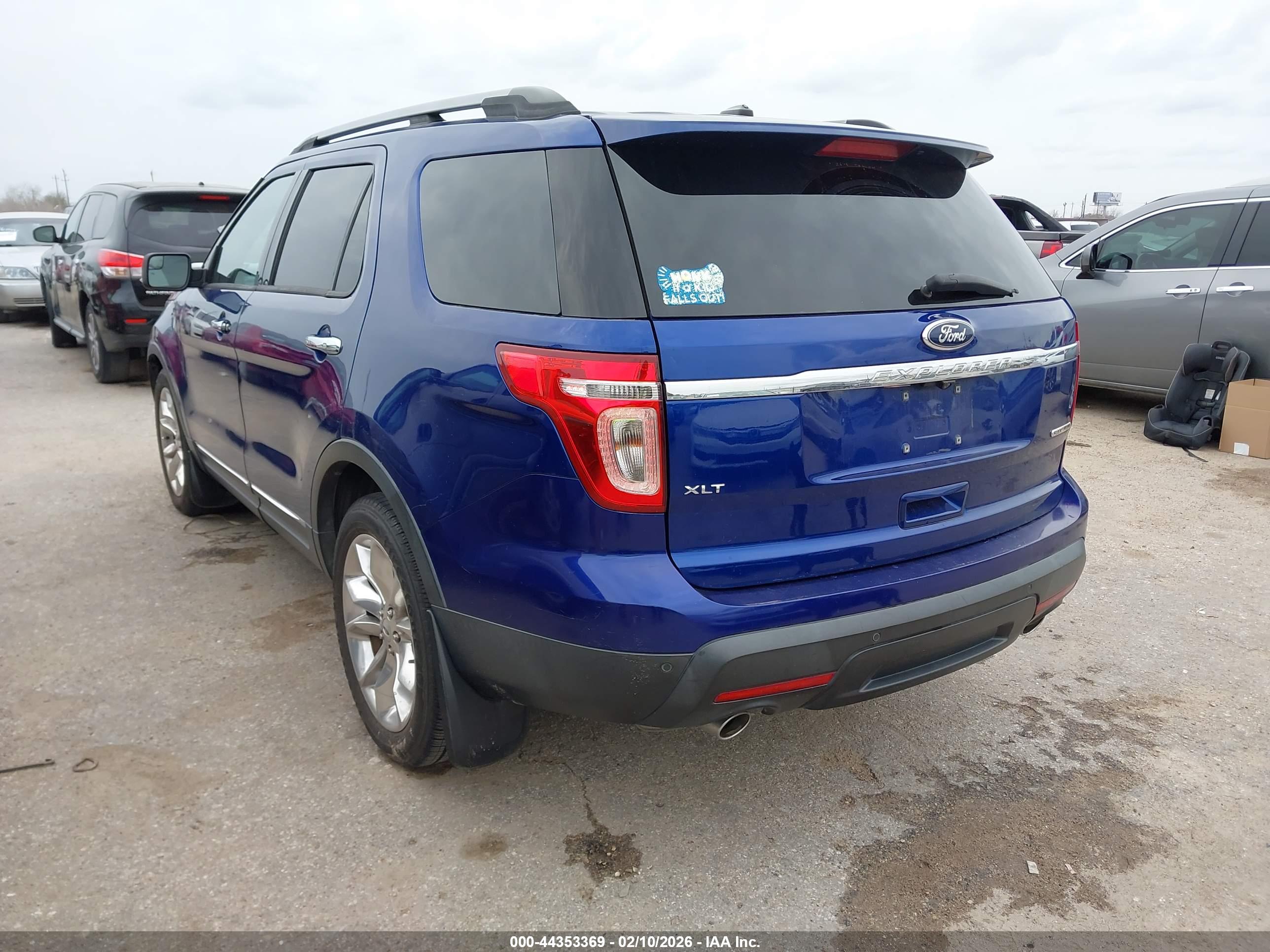 FORD EXPLORER image 3