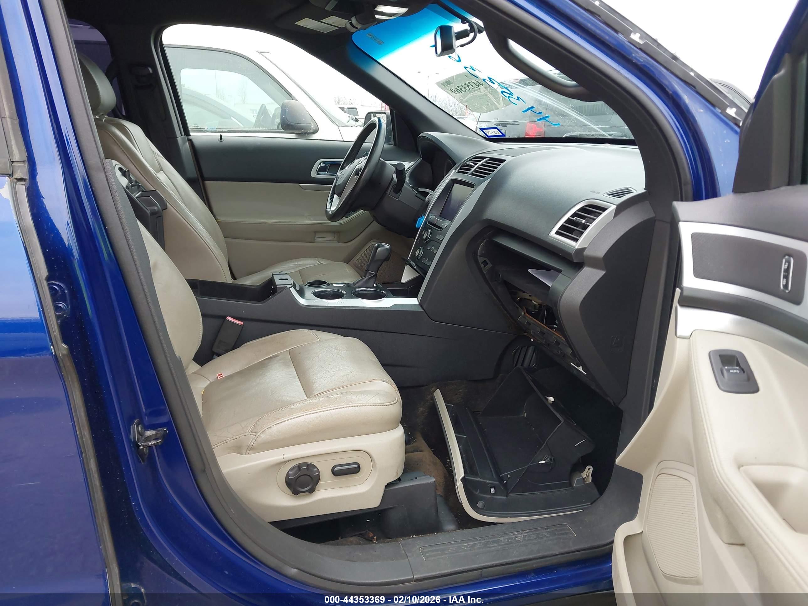FORD EXPLORER image 5