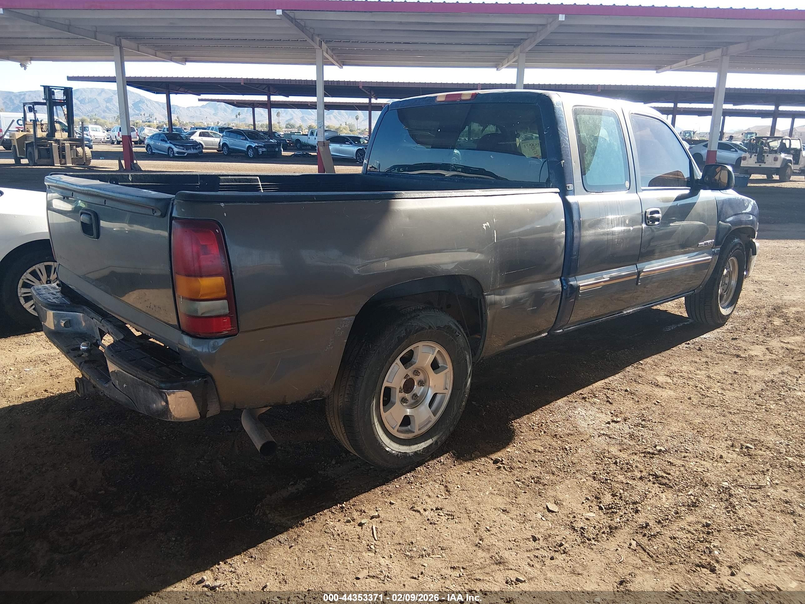CHEVROLET SILVERADO image 4