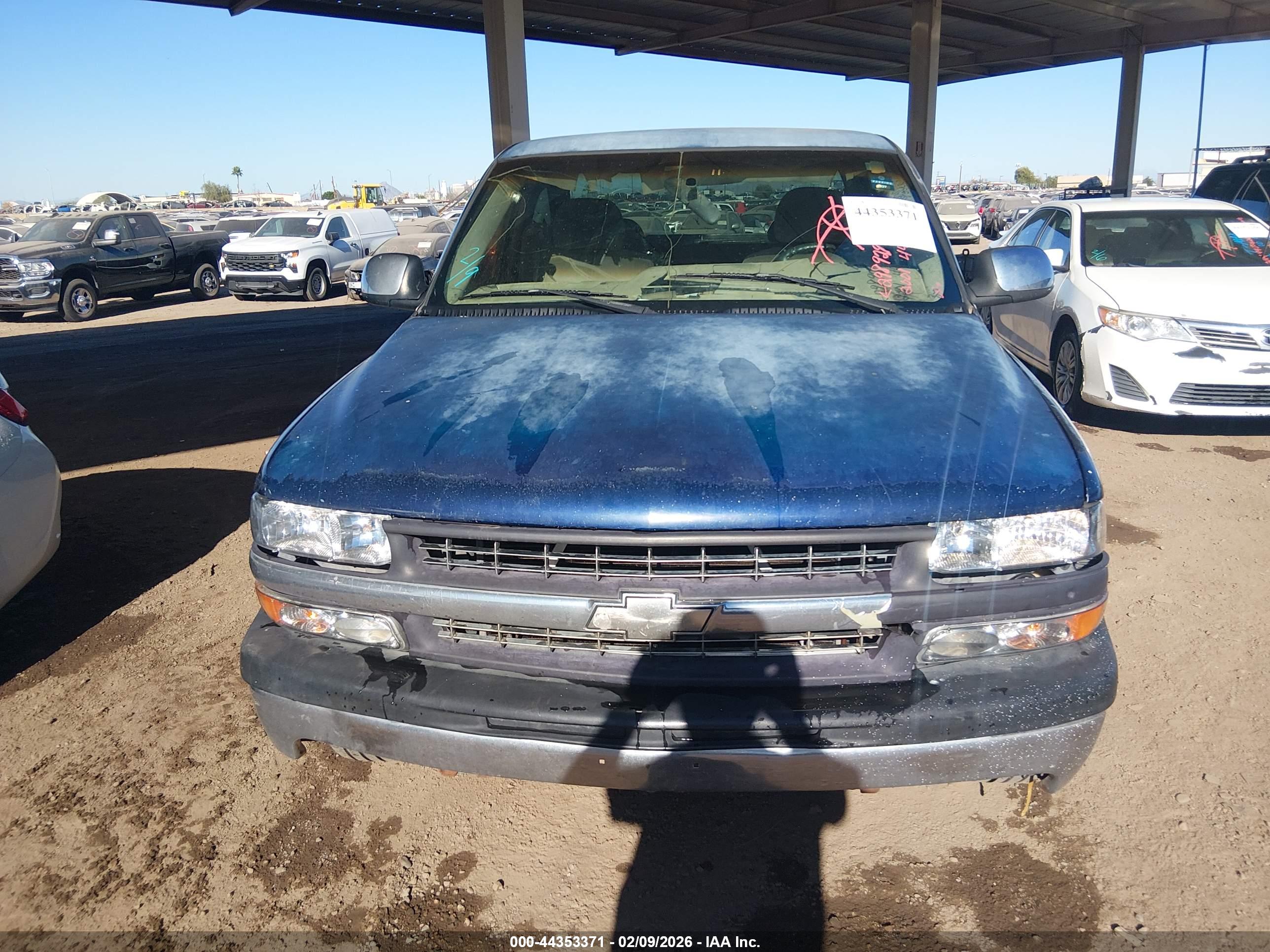 CHEVROLET SILVERADO image 6