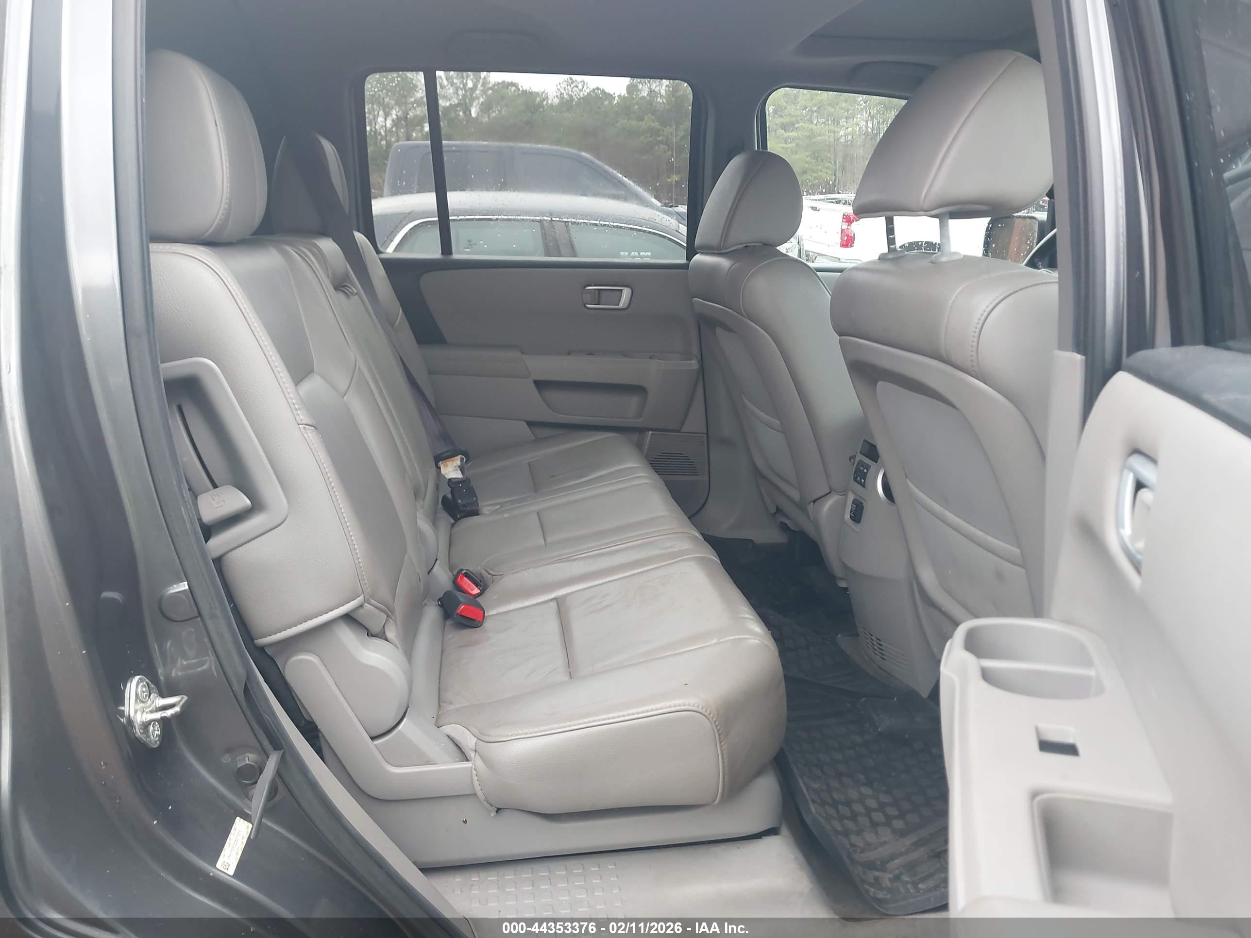 HONDA PILOT image 8
