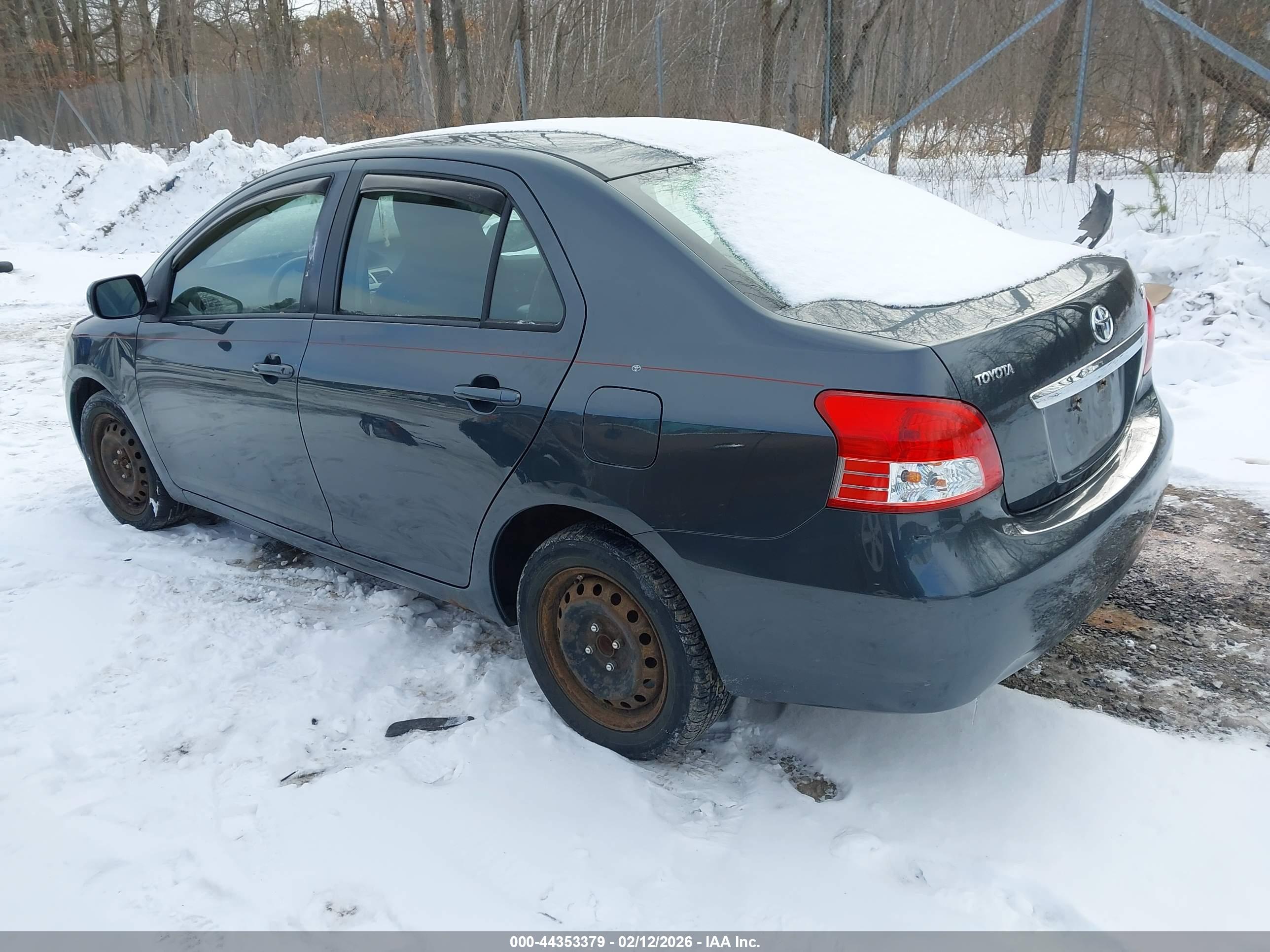 TOYOTA YARIS image 3