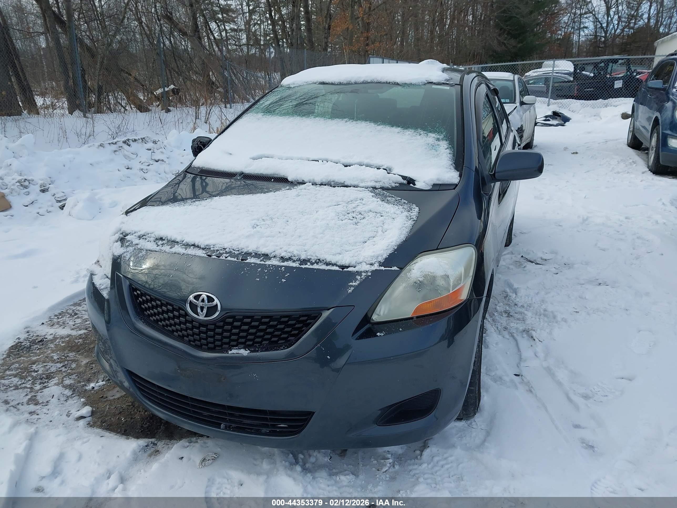 TOYOTA YARIS image 6