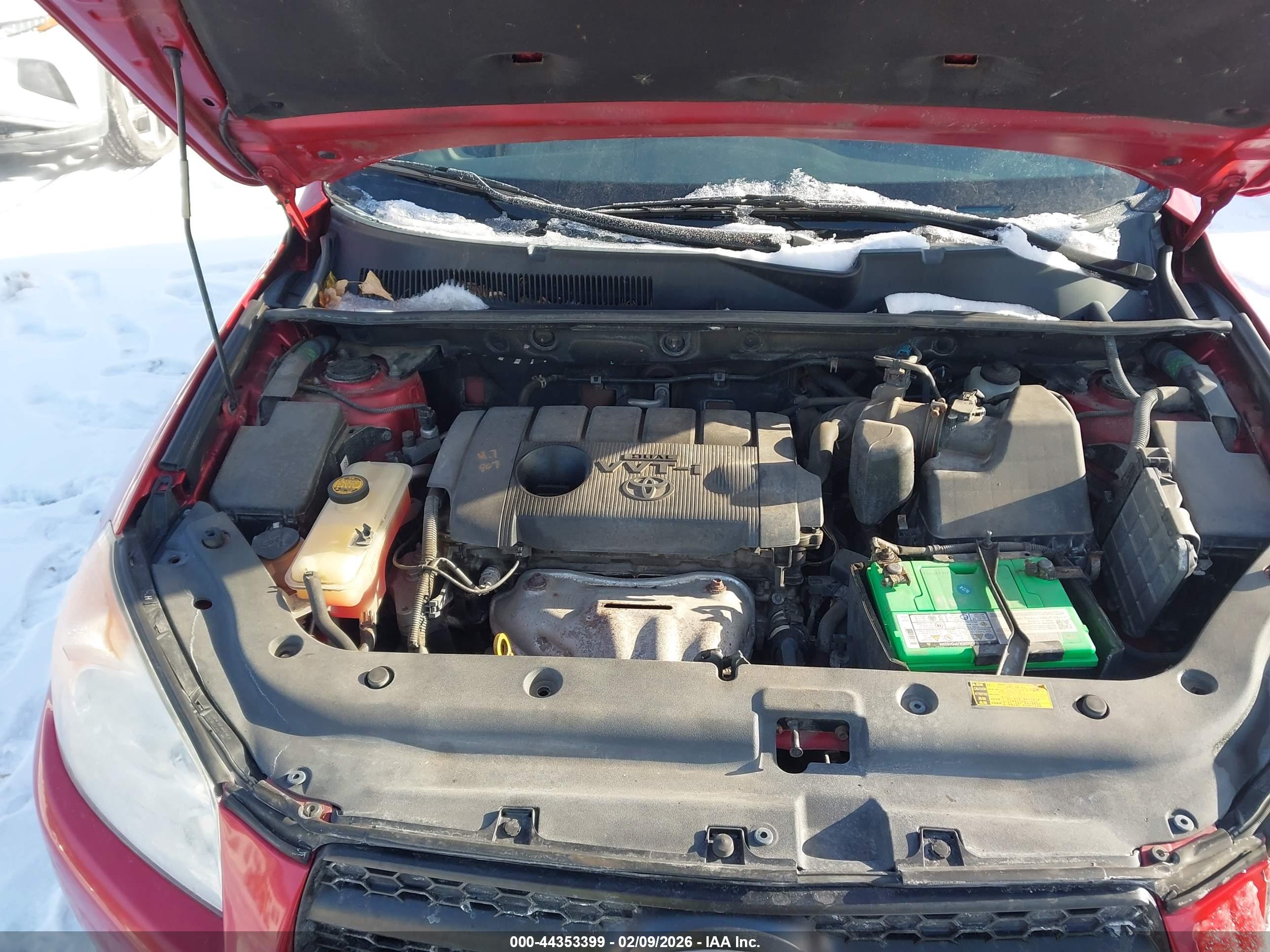 TOYOTA RAV4 image 10