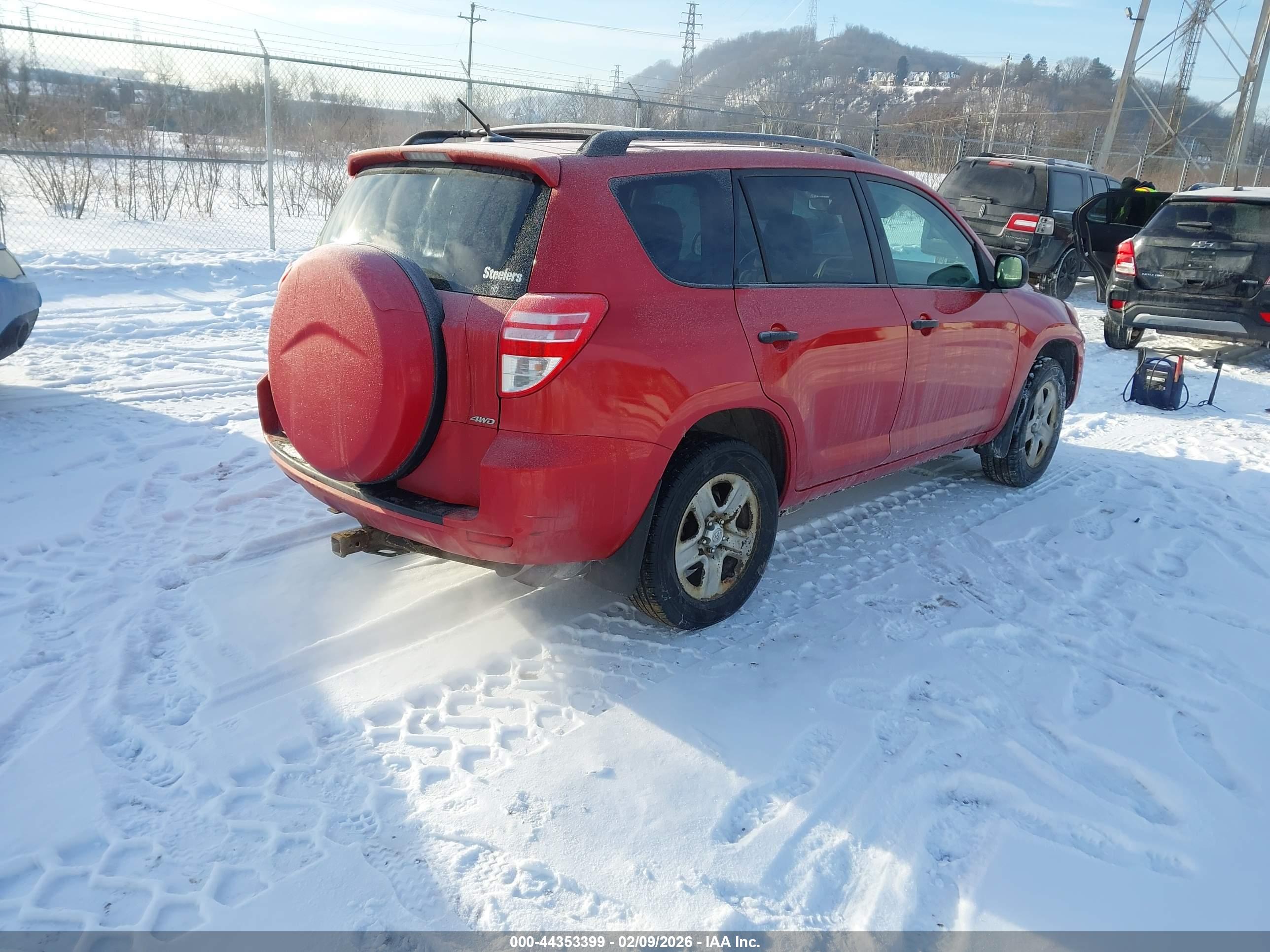 TOYOTA RAV4 image 4