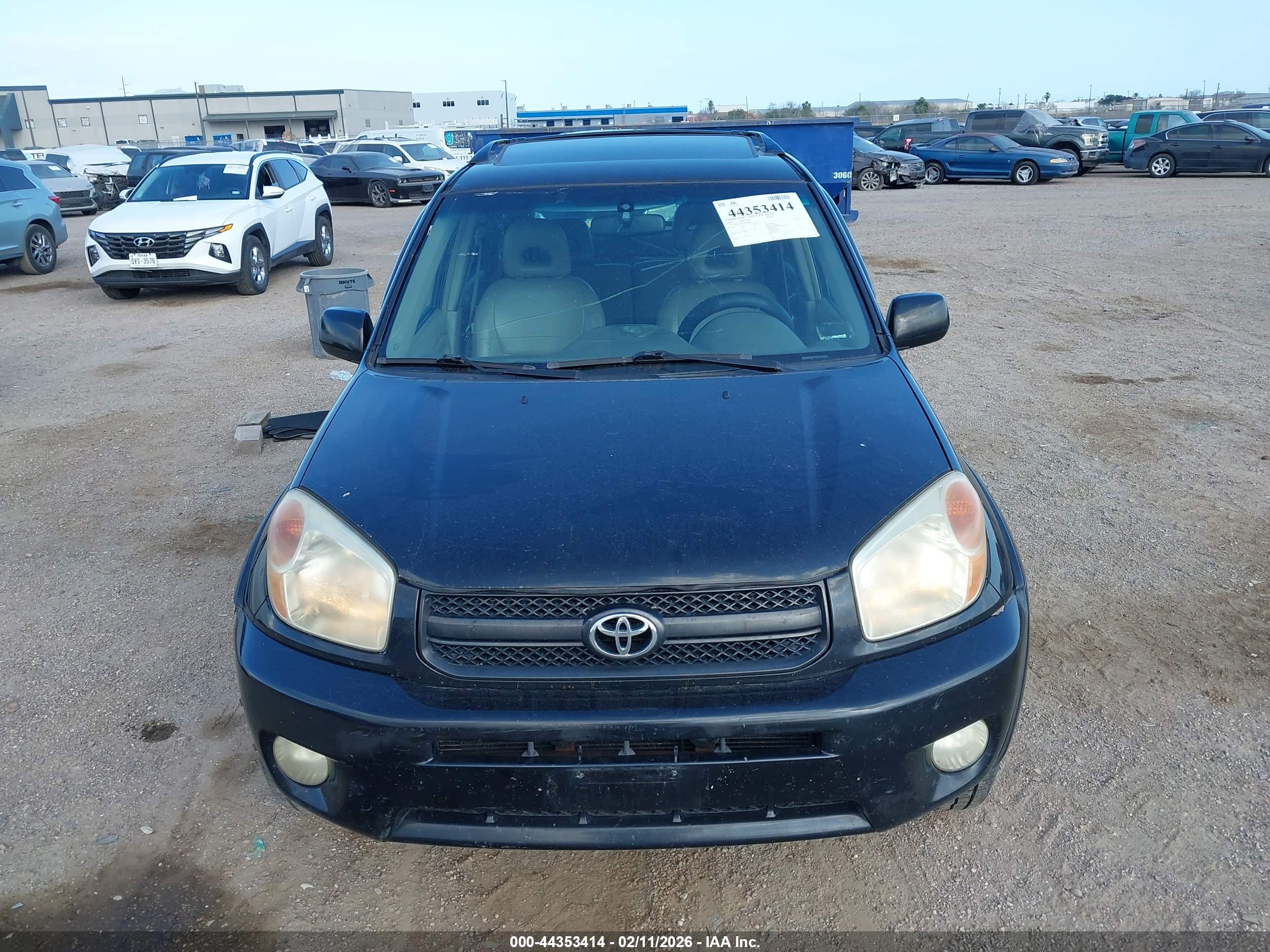 TOYOTA RAV4 image 6