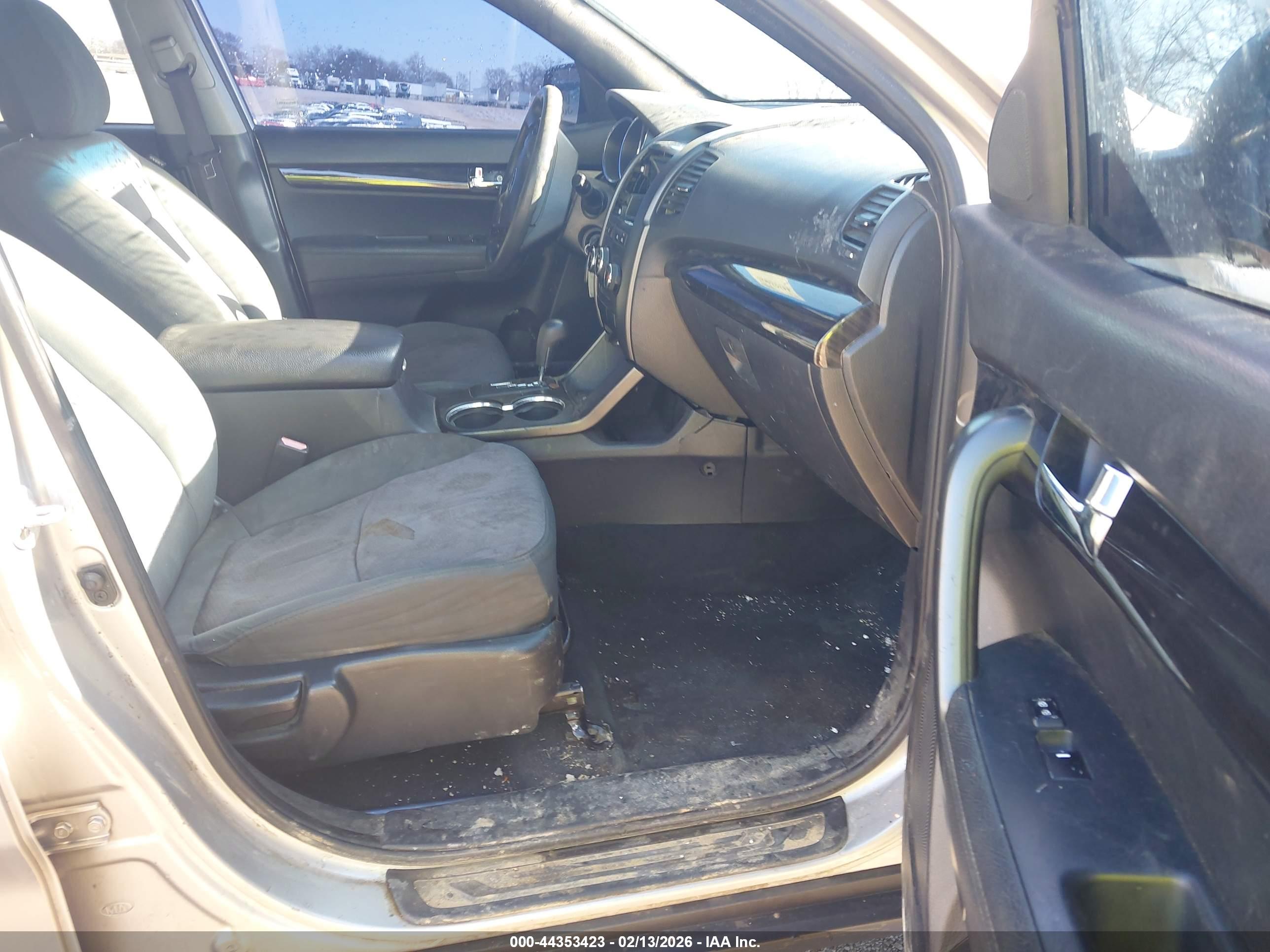 KIA SORENTO image 5