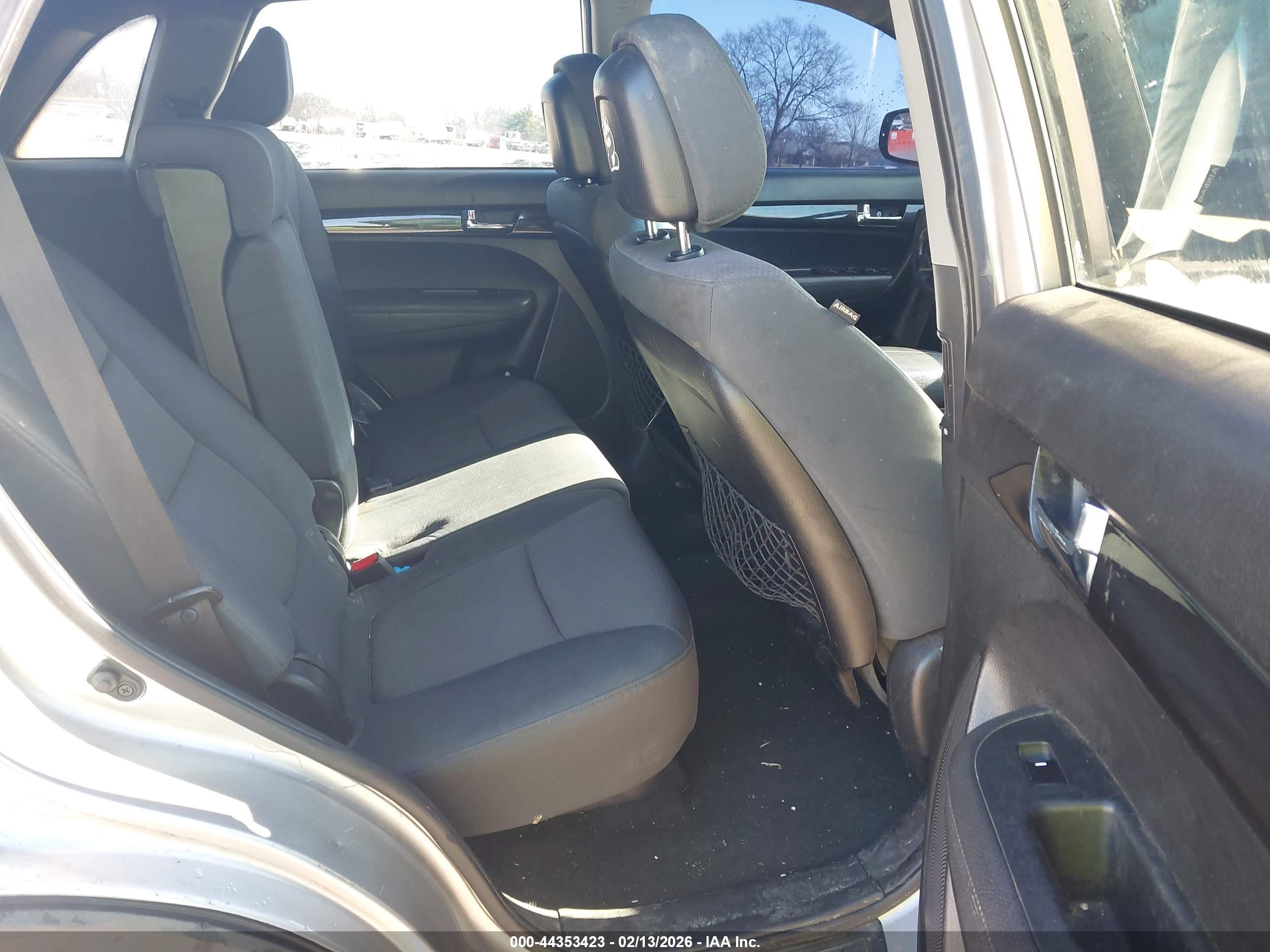KIA SORENTO image 8