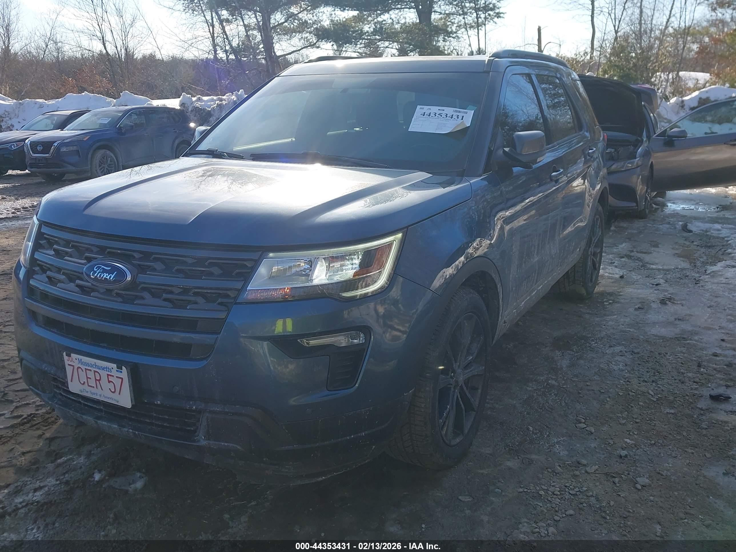 FORD EXPLORER image 2