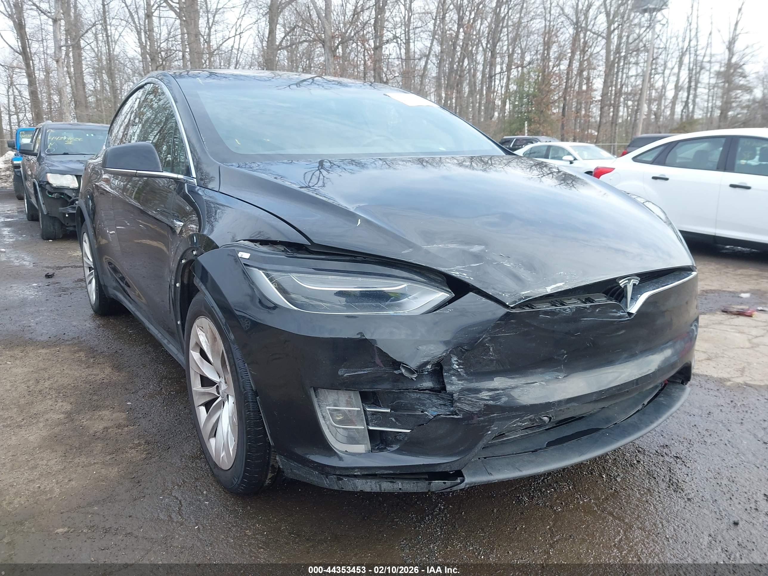 TESLA MODEL image 6