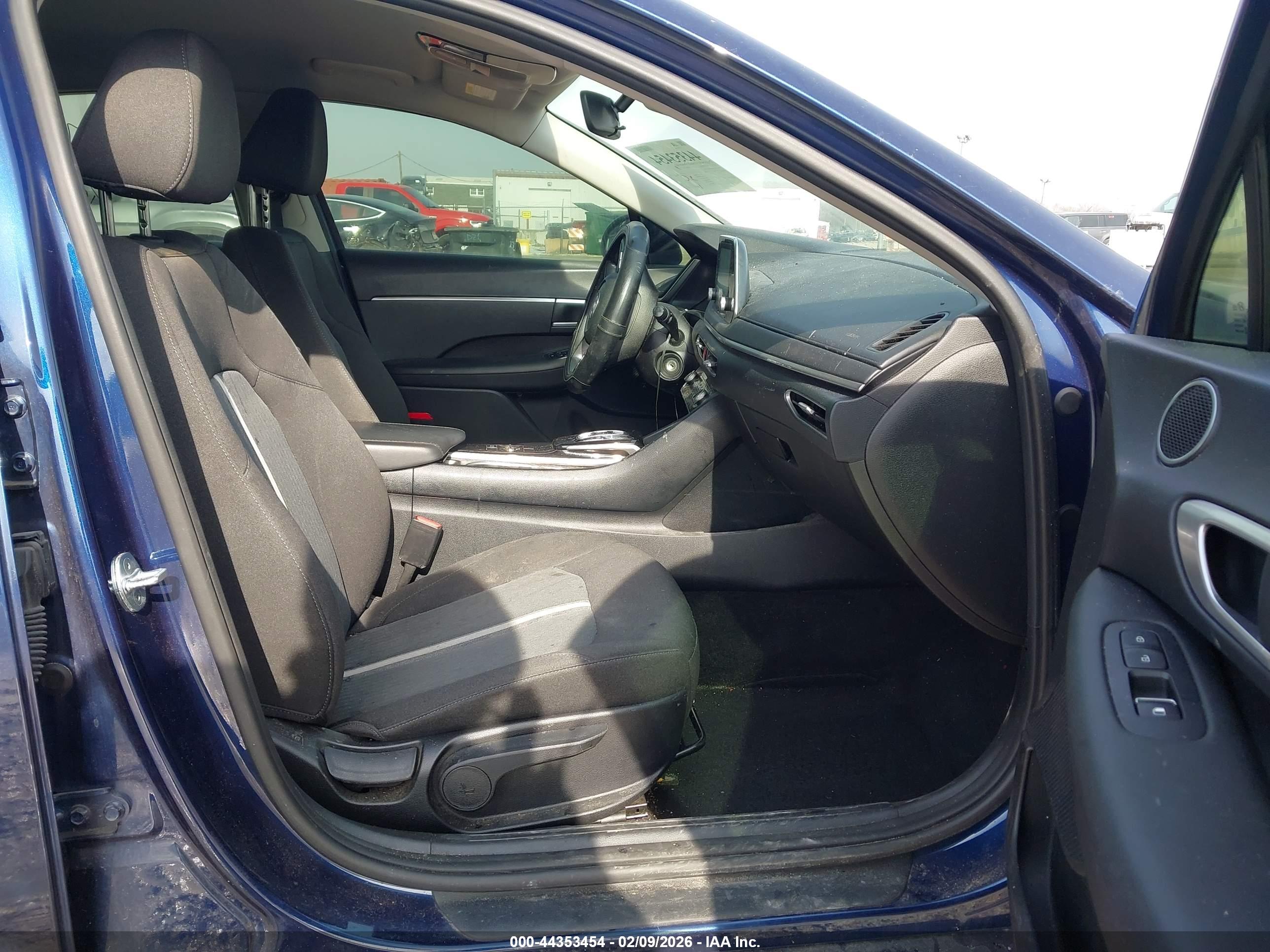 HYUNDAI SONATA image 5