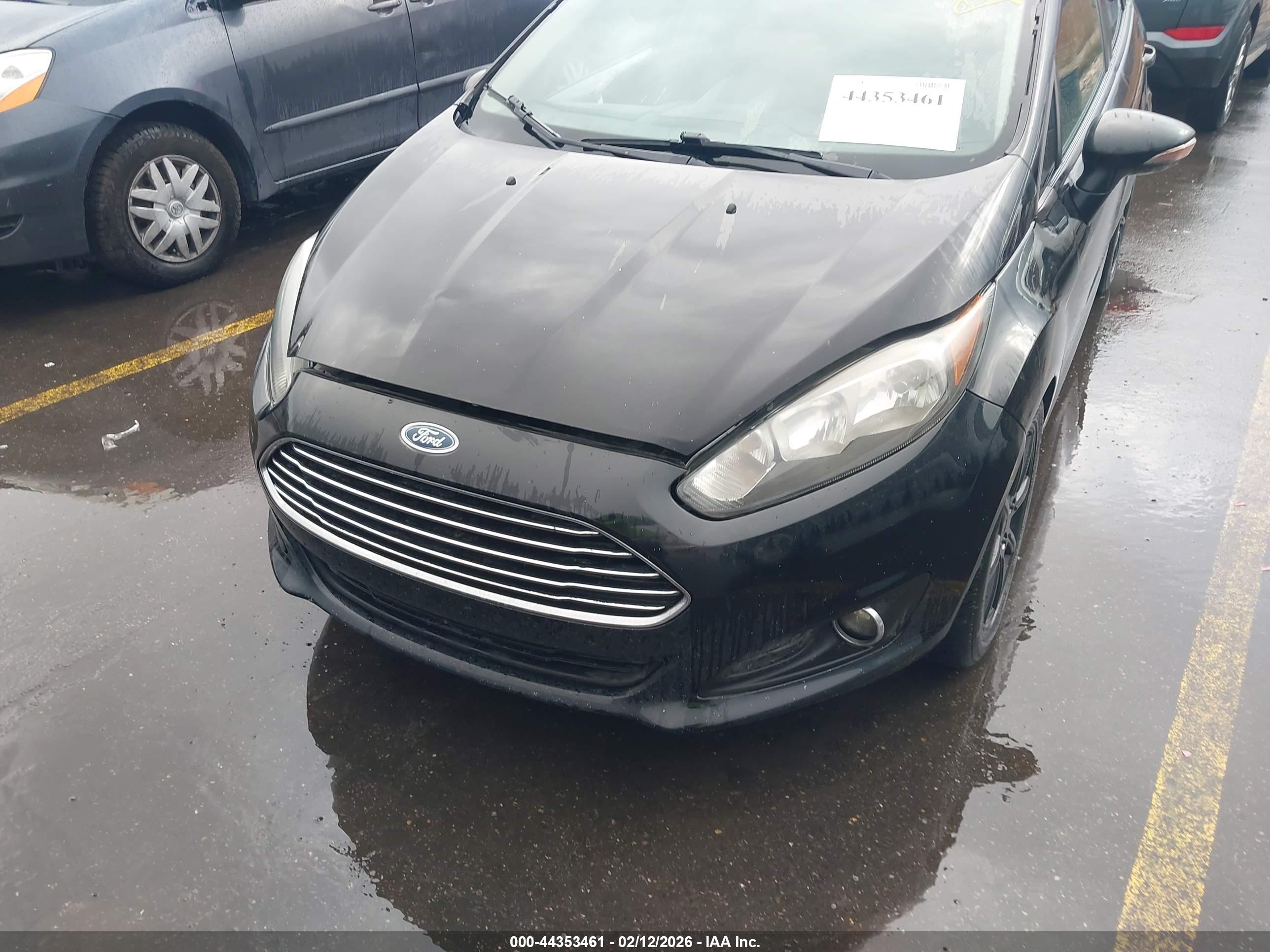 FORD FIESTA image 6
