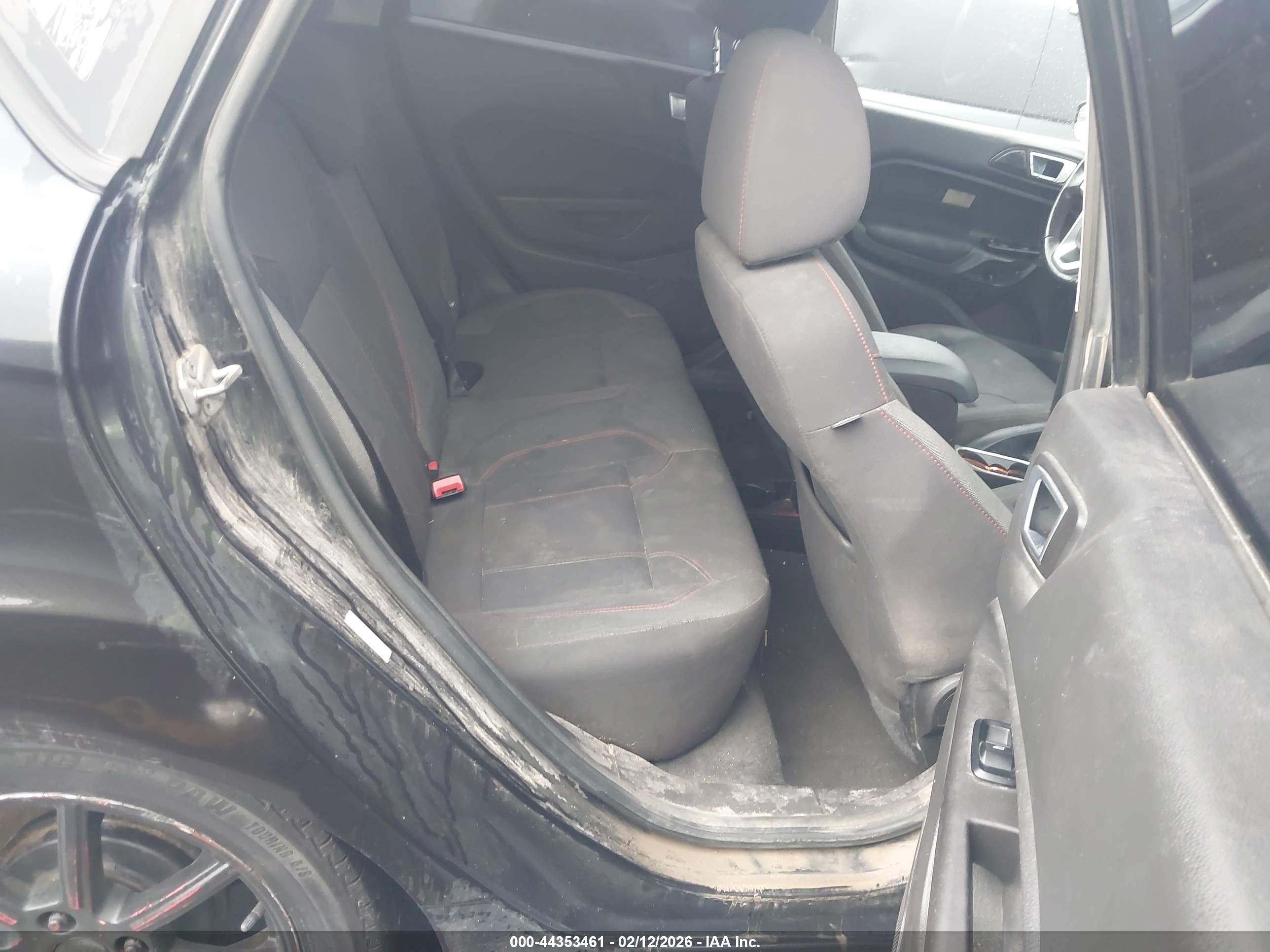 FORD FIESTA image 8