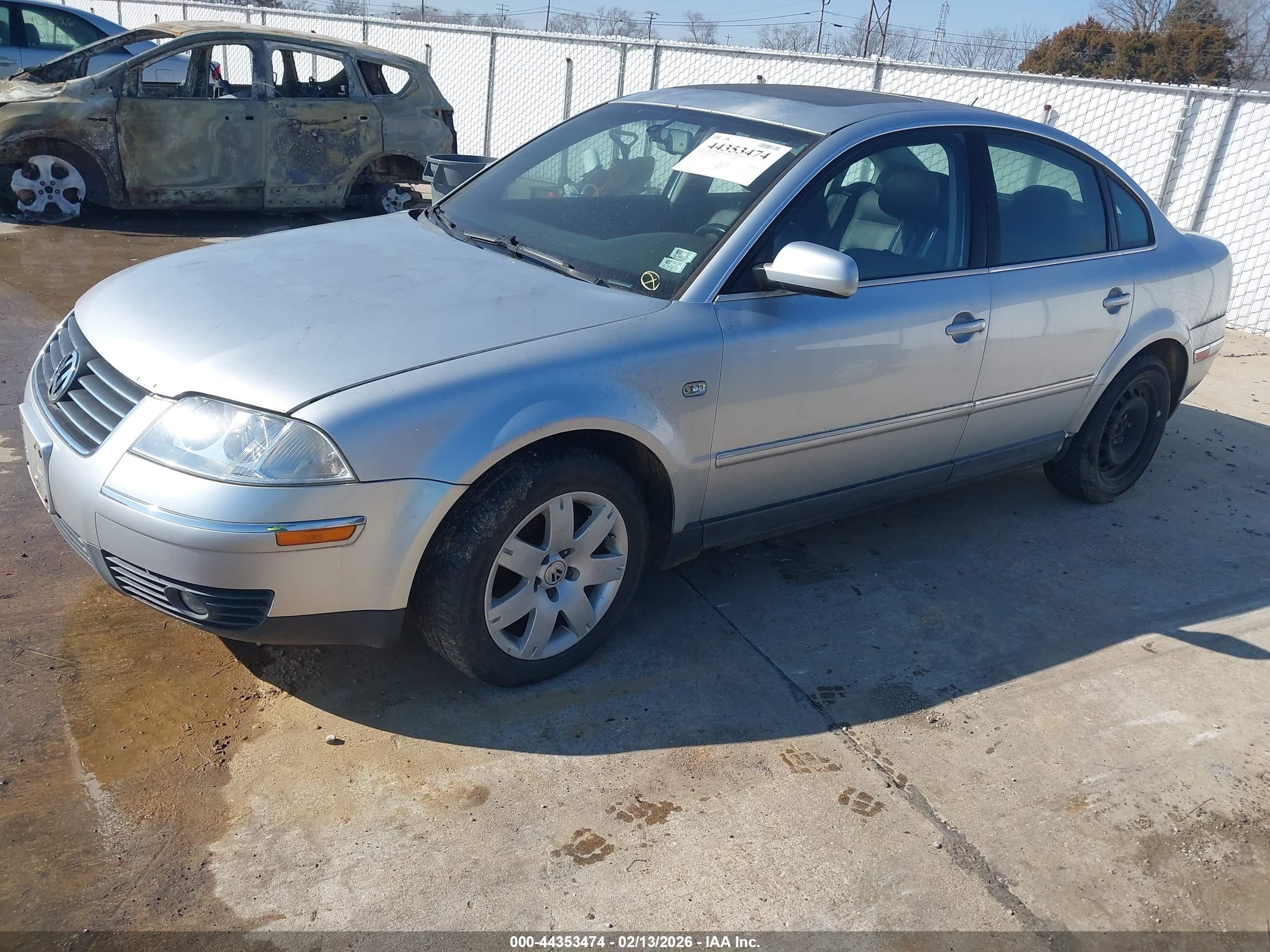 VOLKSWAGEN PASSAT image 2