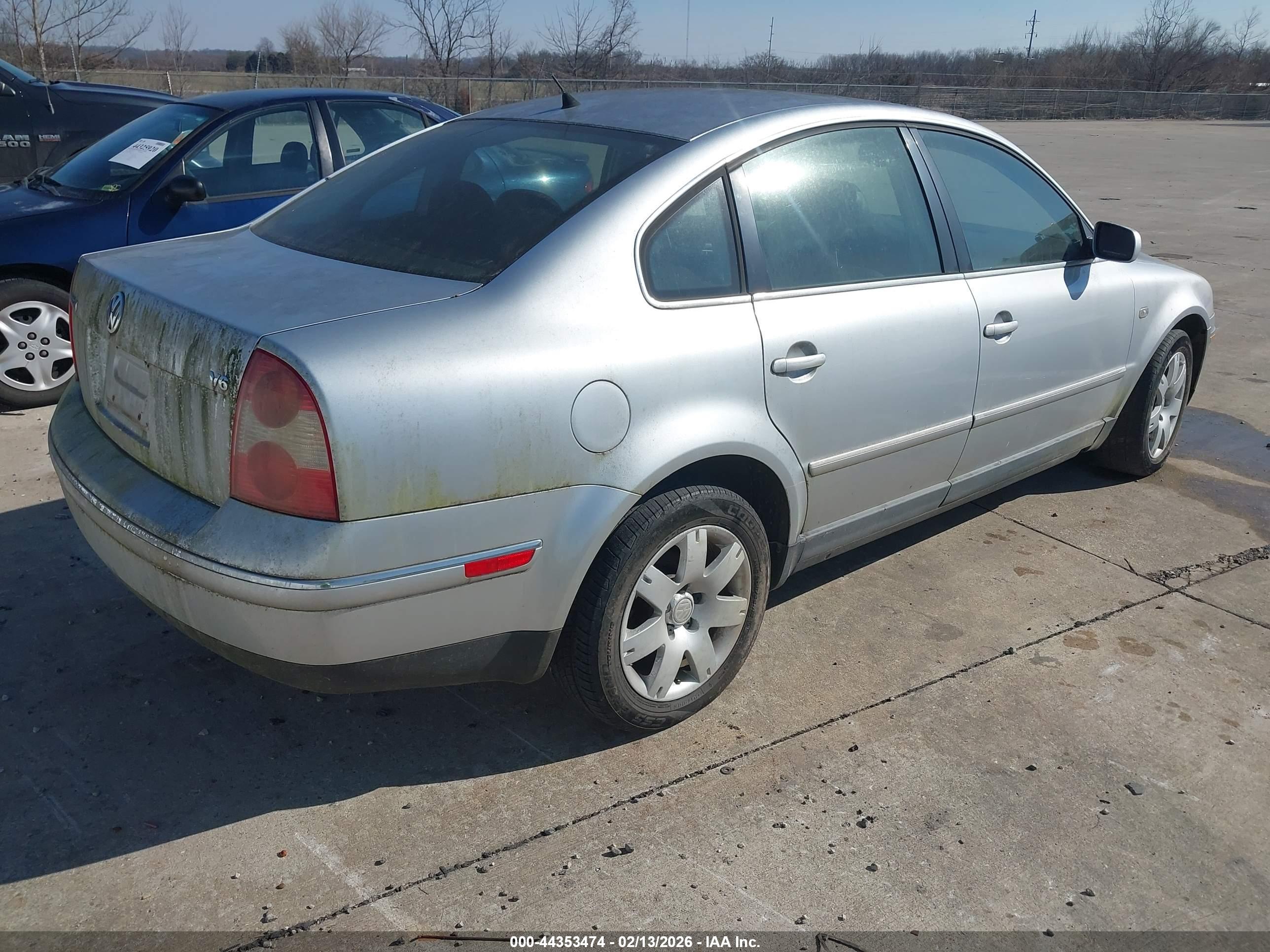 VOLKSWAGEN PASSAT image 4